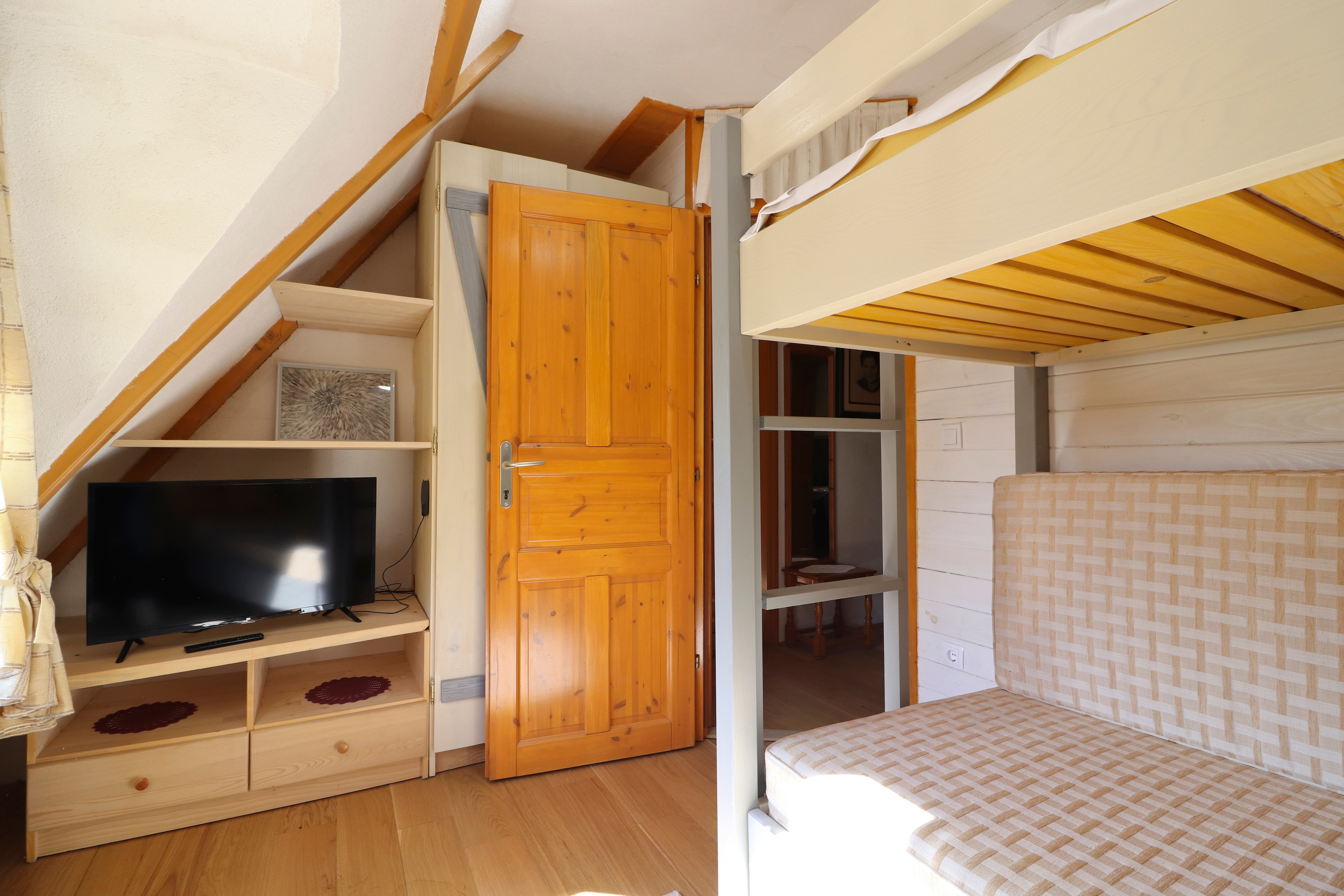 Three bedroom house with terrace Gornja Voća, Zagorje  K