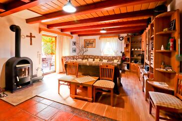 Gornja Voća, Living room in the house, (pet friendly) and WiFi.