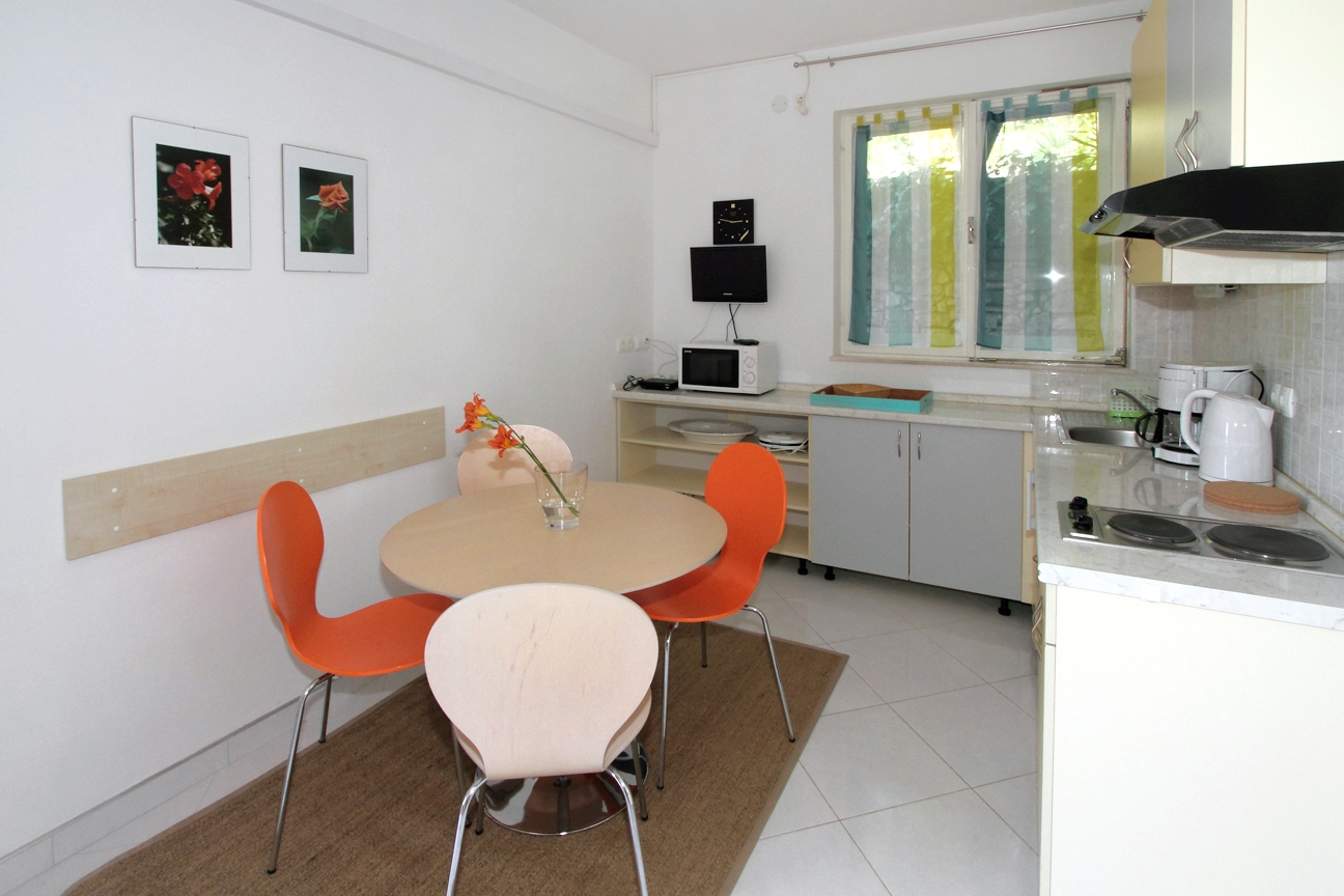 Two bedroom apartment with terrace and sea view Trogir (A-11895-a)
