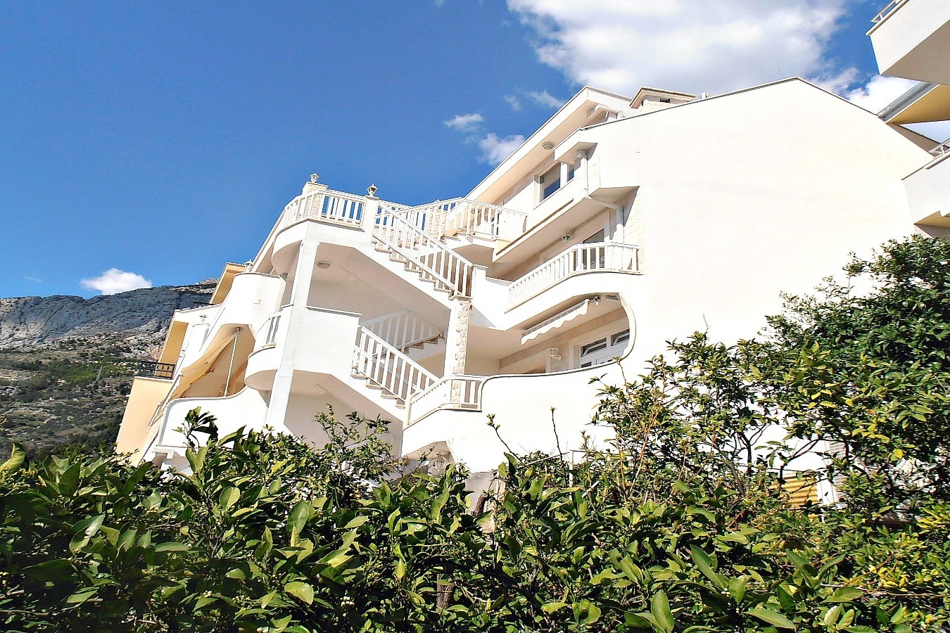 Appartement dune chambre avec la terrasse et la vue sur le mer Baska Voda, Makarska (A-11899-a) Appartement dune chambre avec la terrasse et la vue sur le mer Baska Voda, Makarska (A-11899-a)