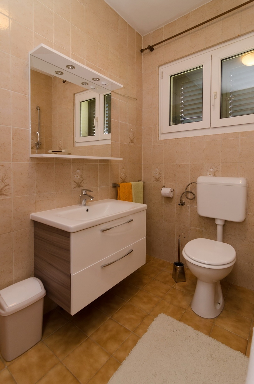 Three bedroom apartment with terrace Nin, Zadar  A-a