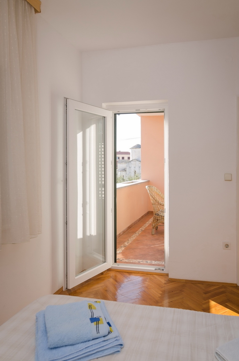 Three bedroom apartment with terrace Nin, Zadar  A-a