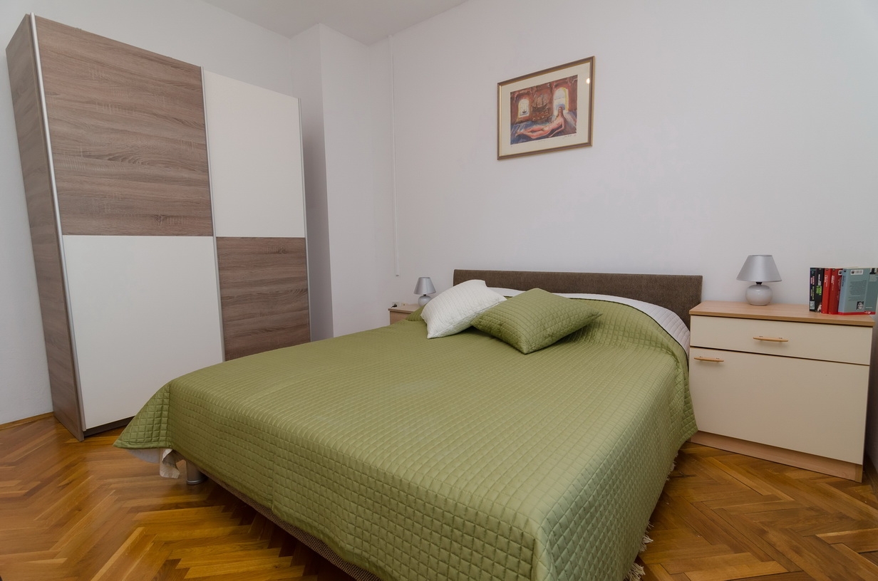 Three bedroom apartment with terrace Nin, Zadar  A-a