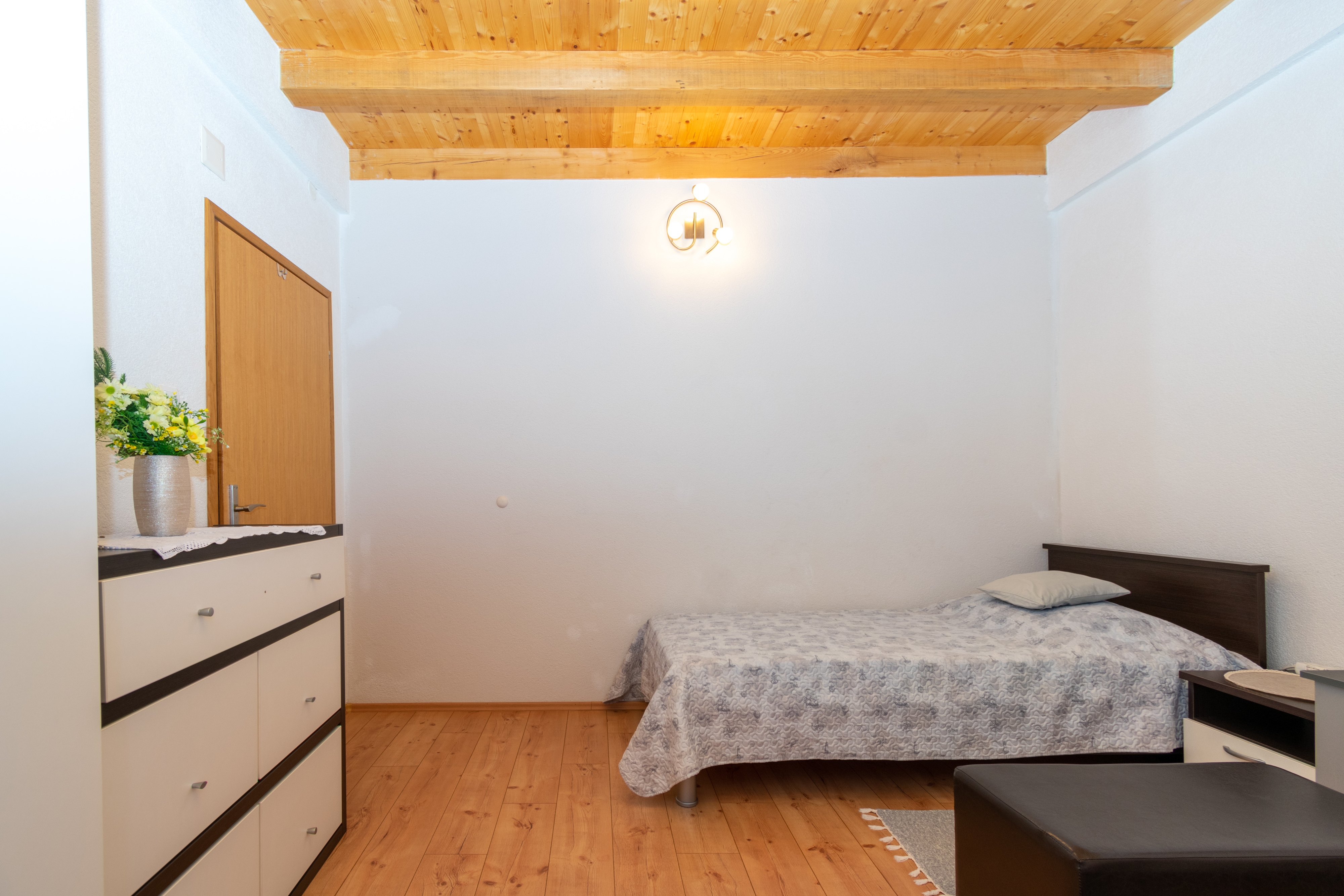 Two bedroom apartment near beach Preko, Ugljan  A-a