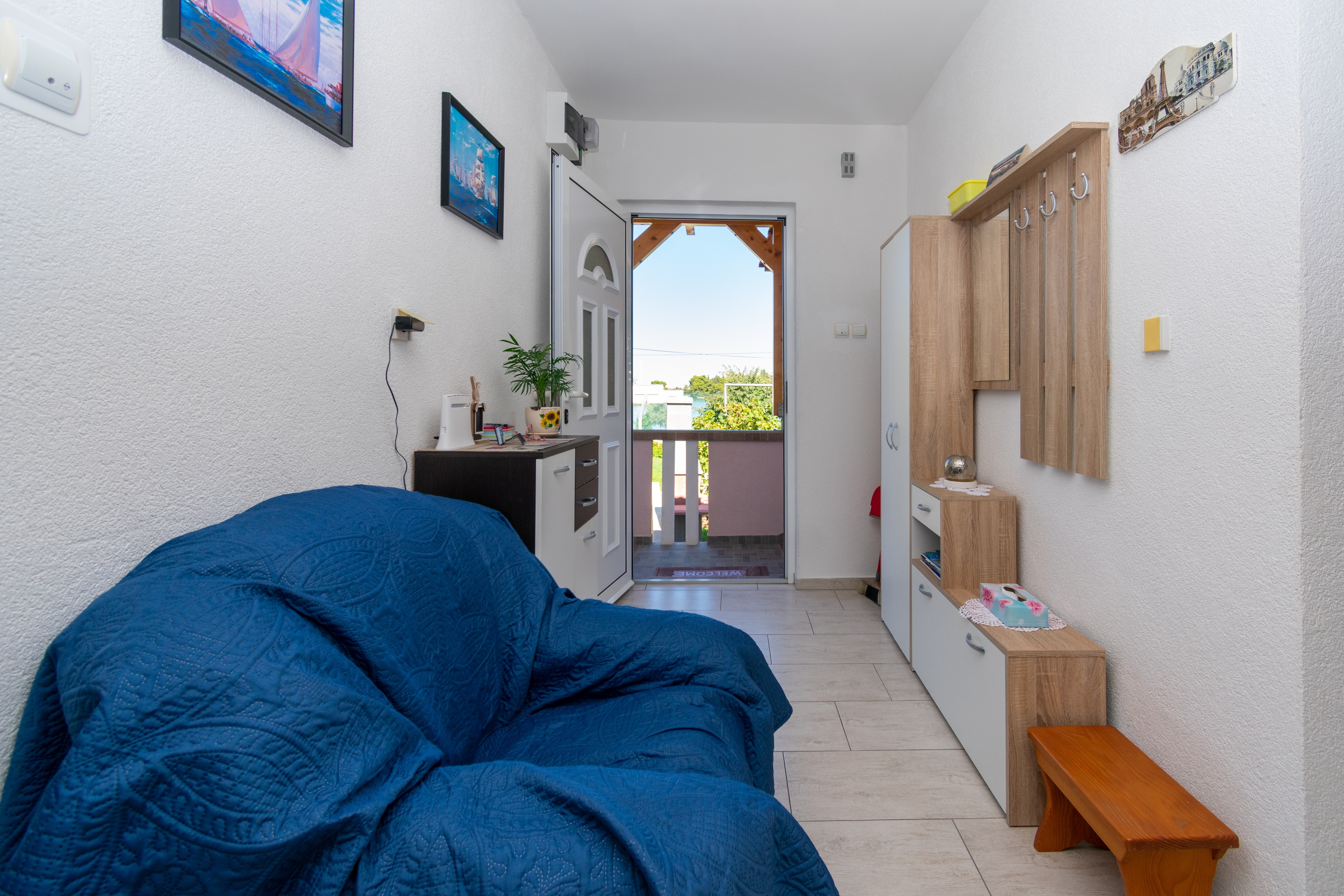 Two bedroom apartment near beach Preko, Ugljan  A-a