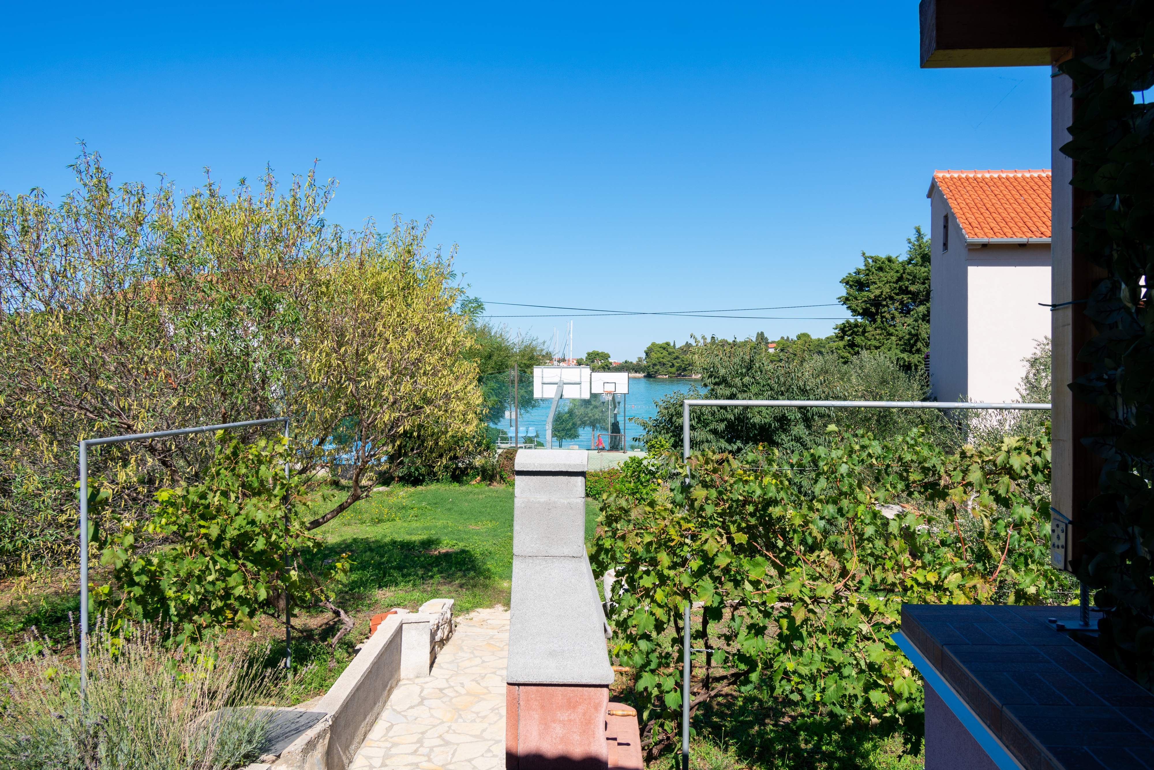 Two bedroom apartment near beach Preko, Ugljan  A-a