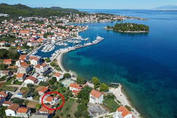 Preko, Ugljan, Objekt 11914 - Apartmaji v bližini morja s prodnato plažo.