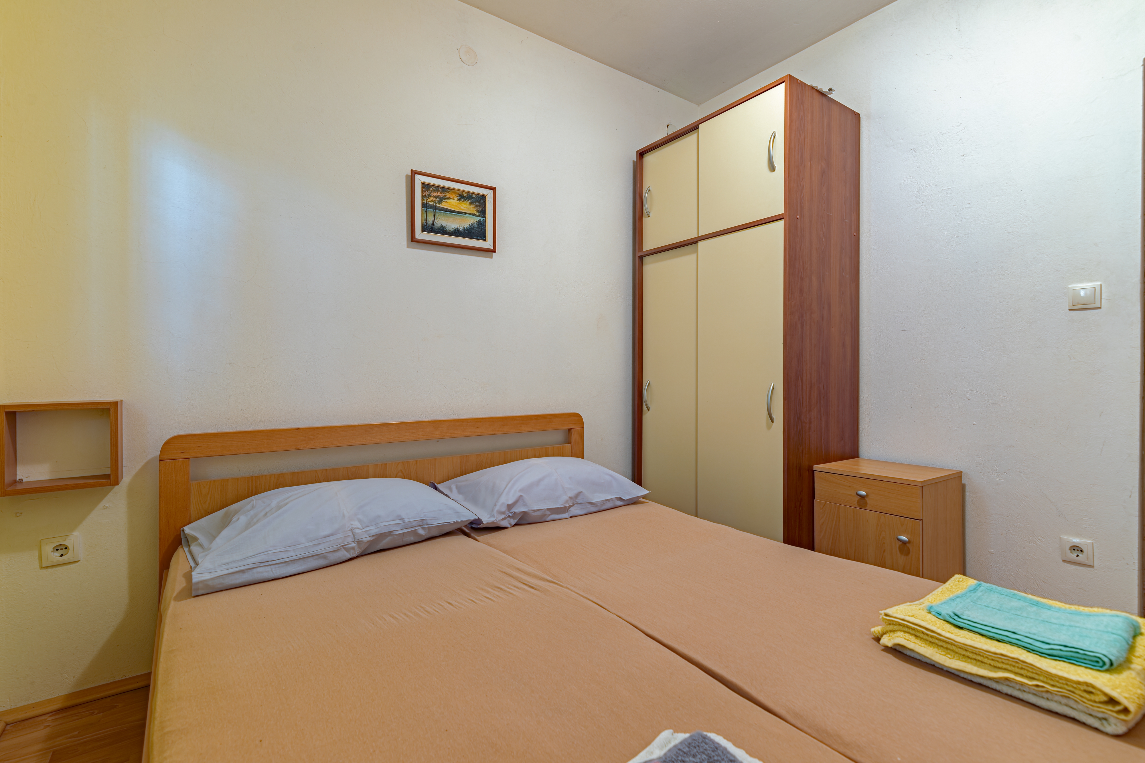 Two bedroom apartment near beach Basina, Hvar  A-a