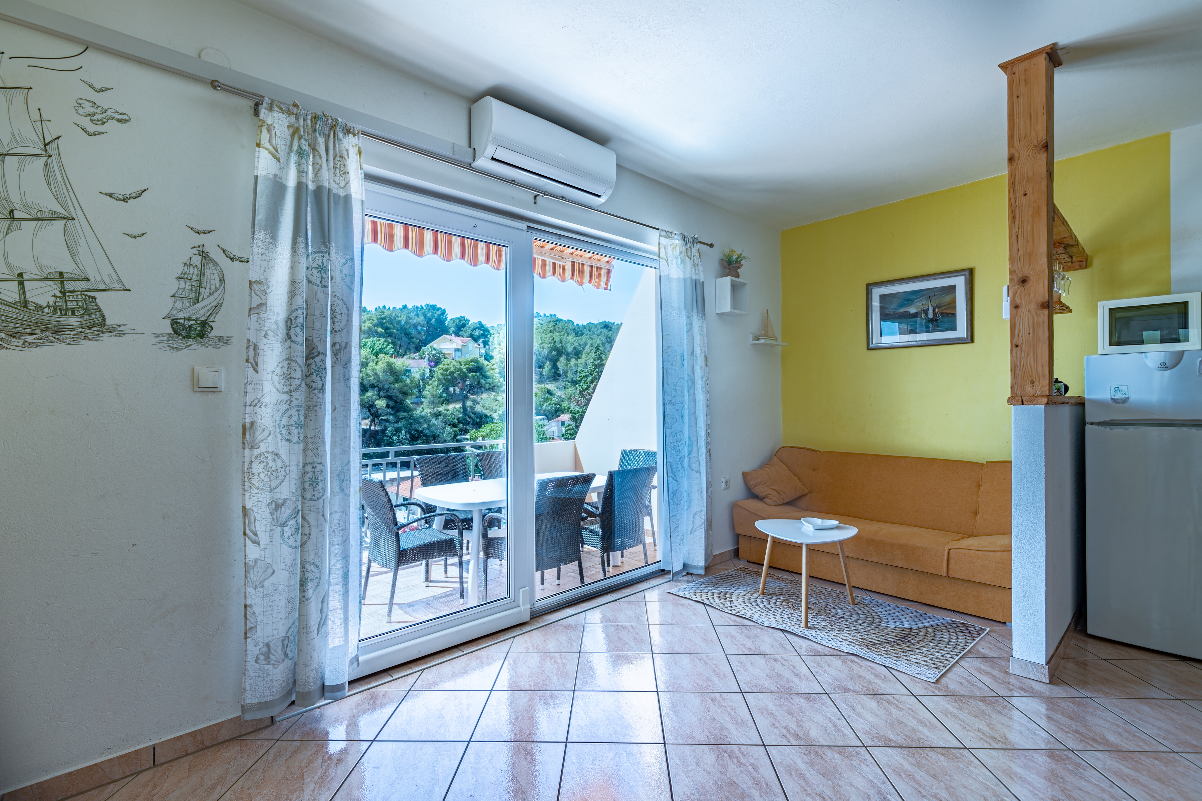 Two bedroom apartment near beach Basina, Hvar  A-a