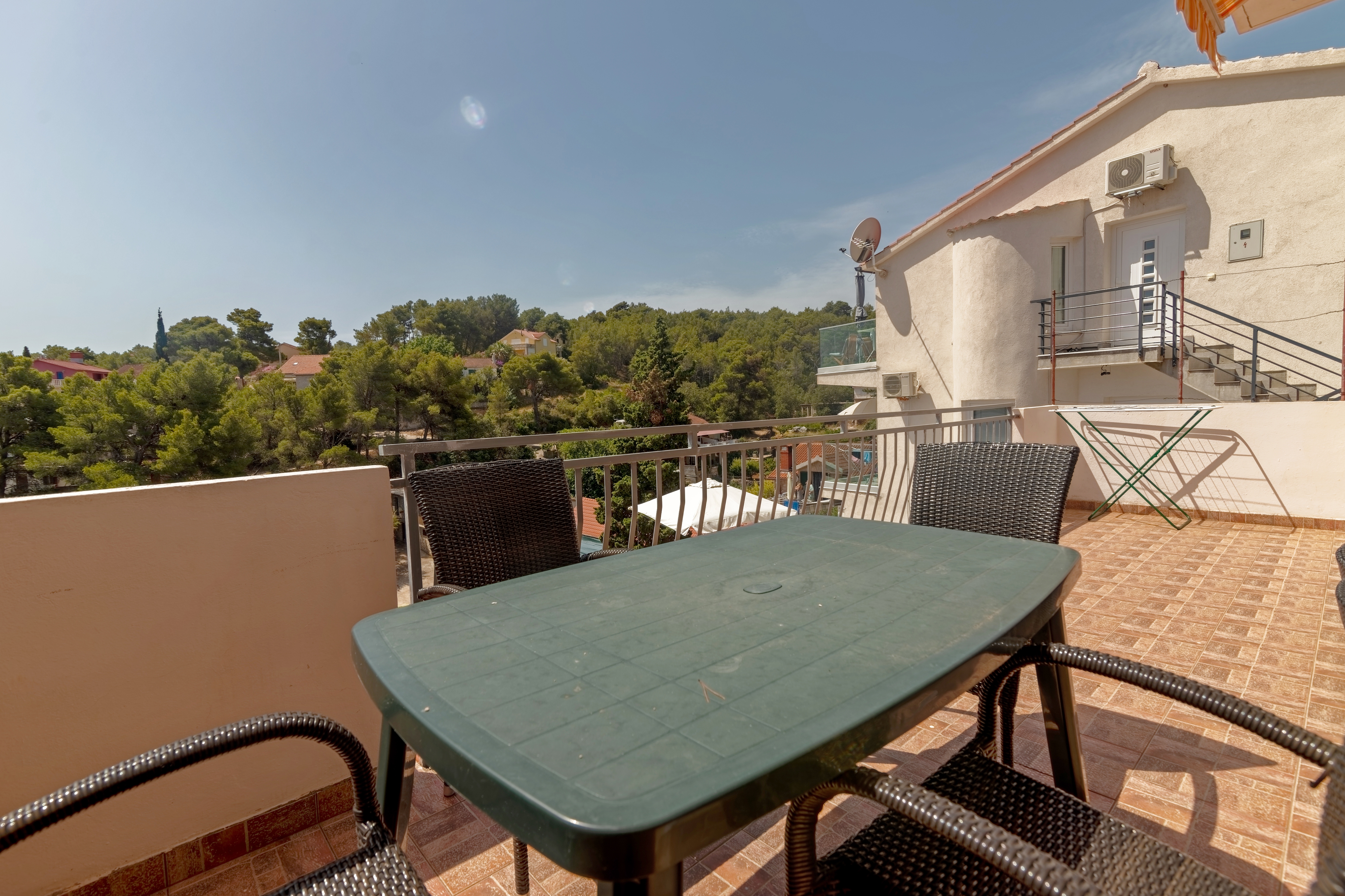 One bedroom apartment near beach Basina, Hvar  A-b