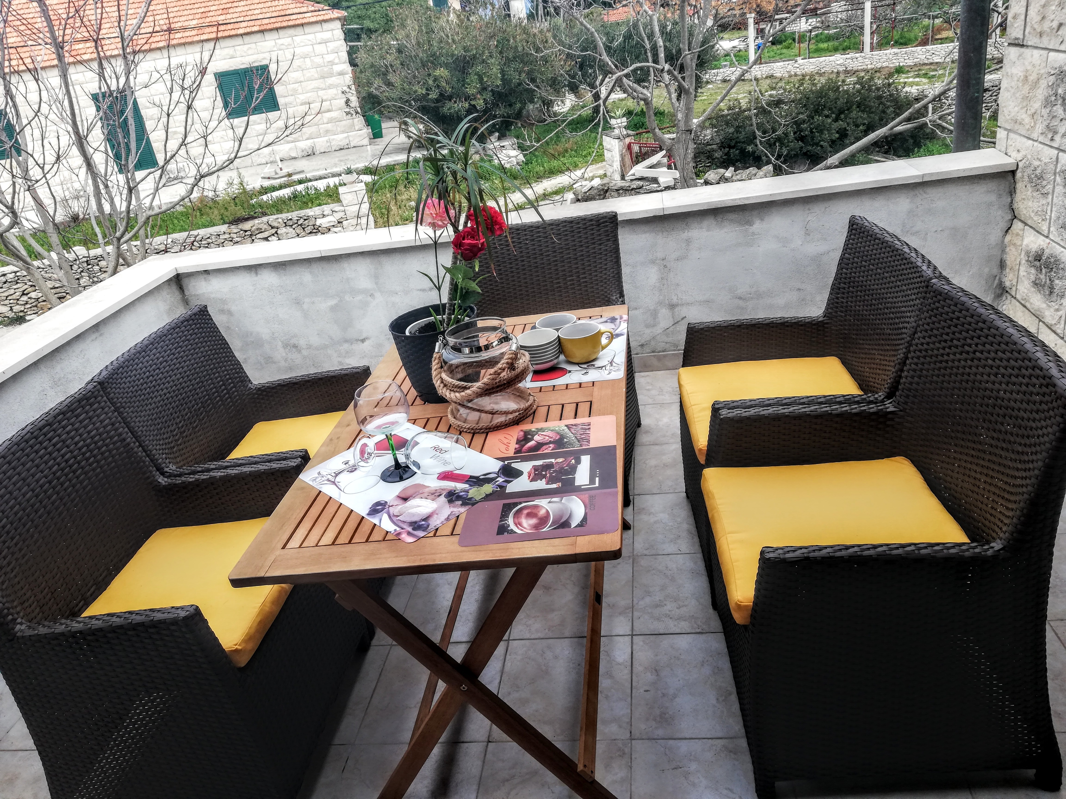 Two bedroom apartment with terrace Sumartin, Brač  A-a