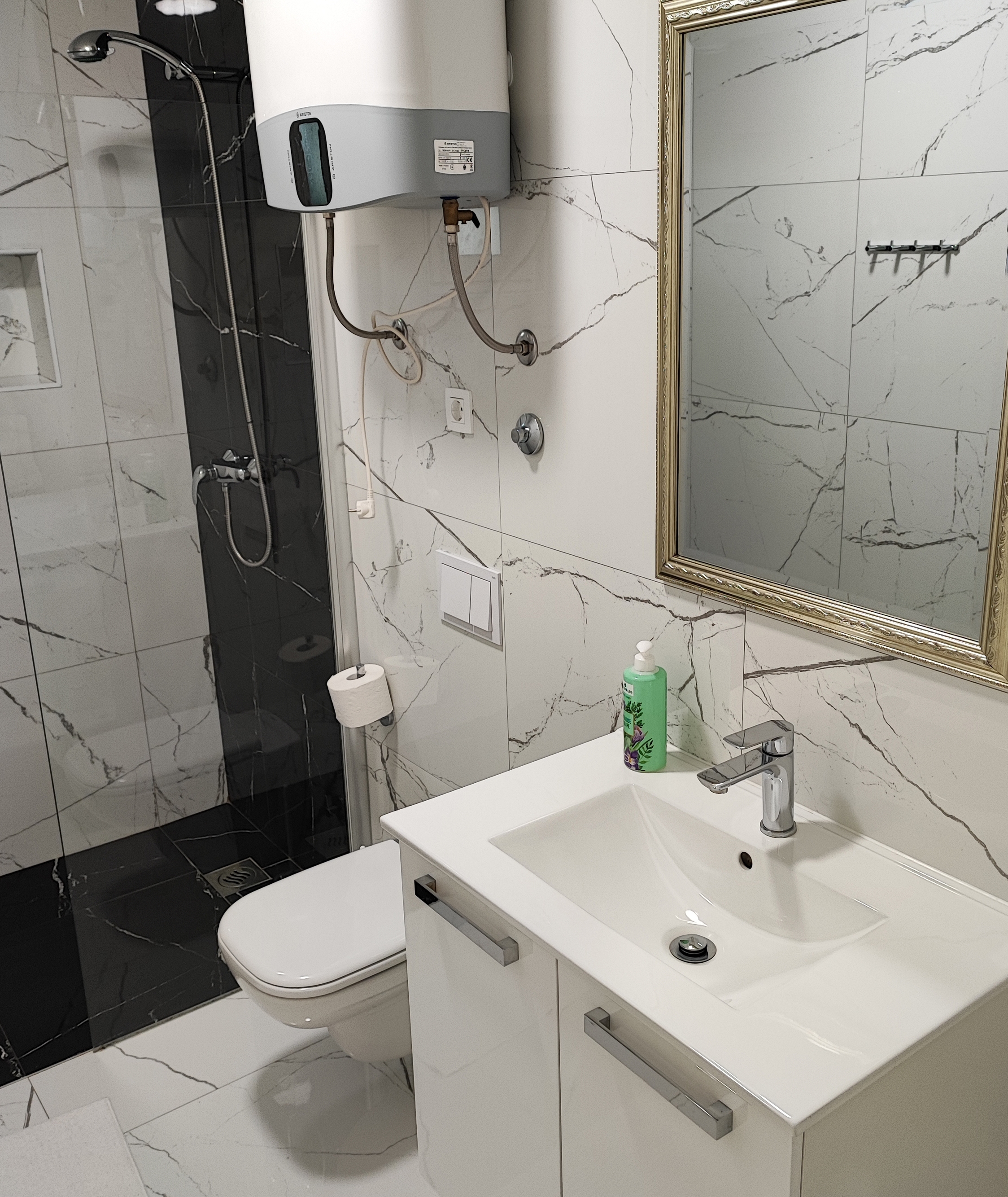 Two bedroom apartment with terrace and sea view Rogoznica  A-a