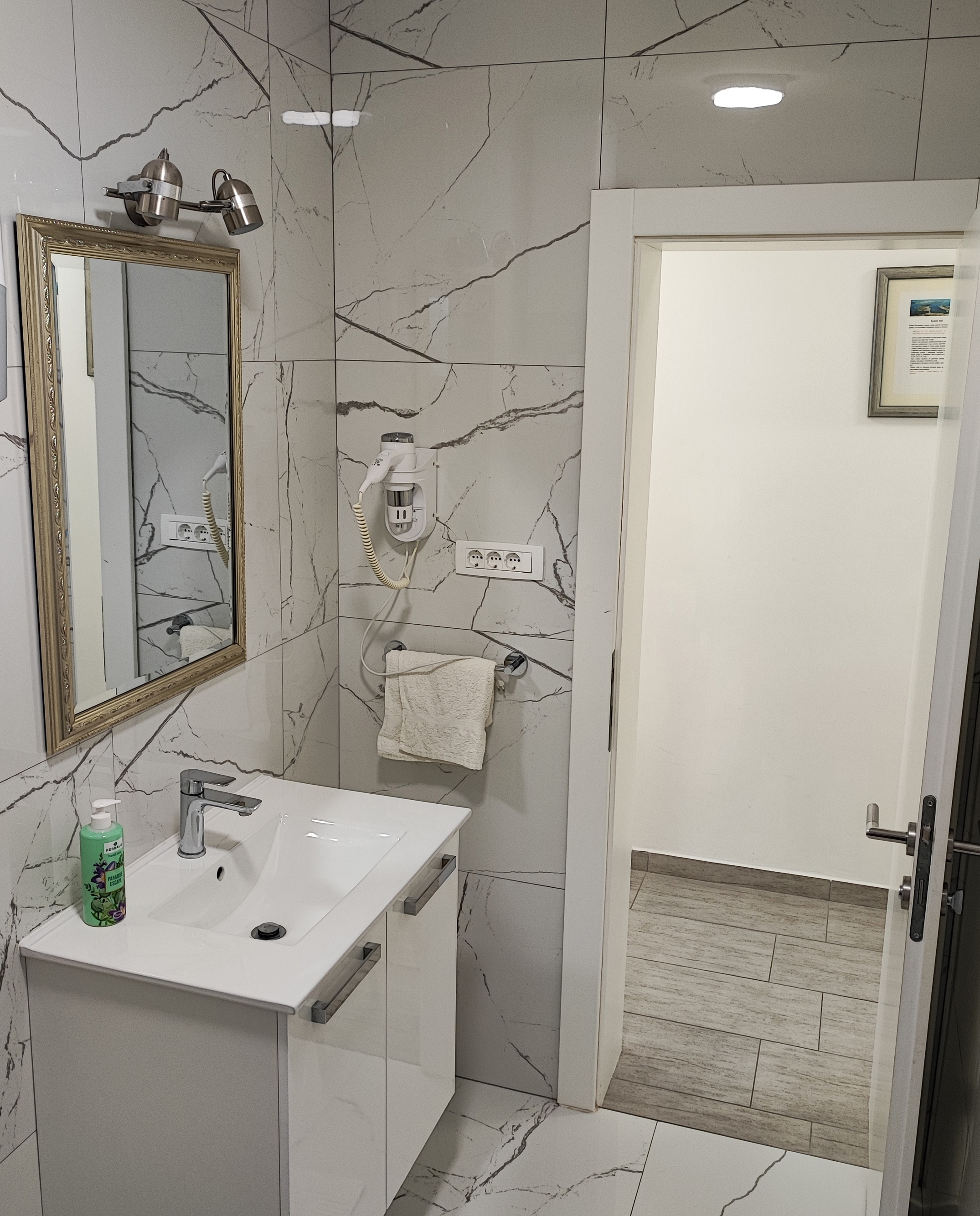 Two bedroom apartment with terrace and sea view Rogoznica  A-a