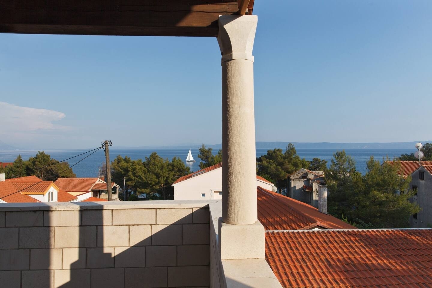 Three bedroom apartment near beach Sumartin, Brač  A-b