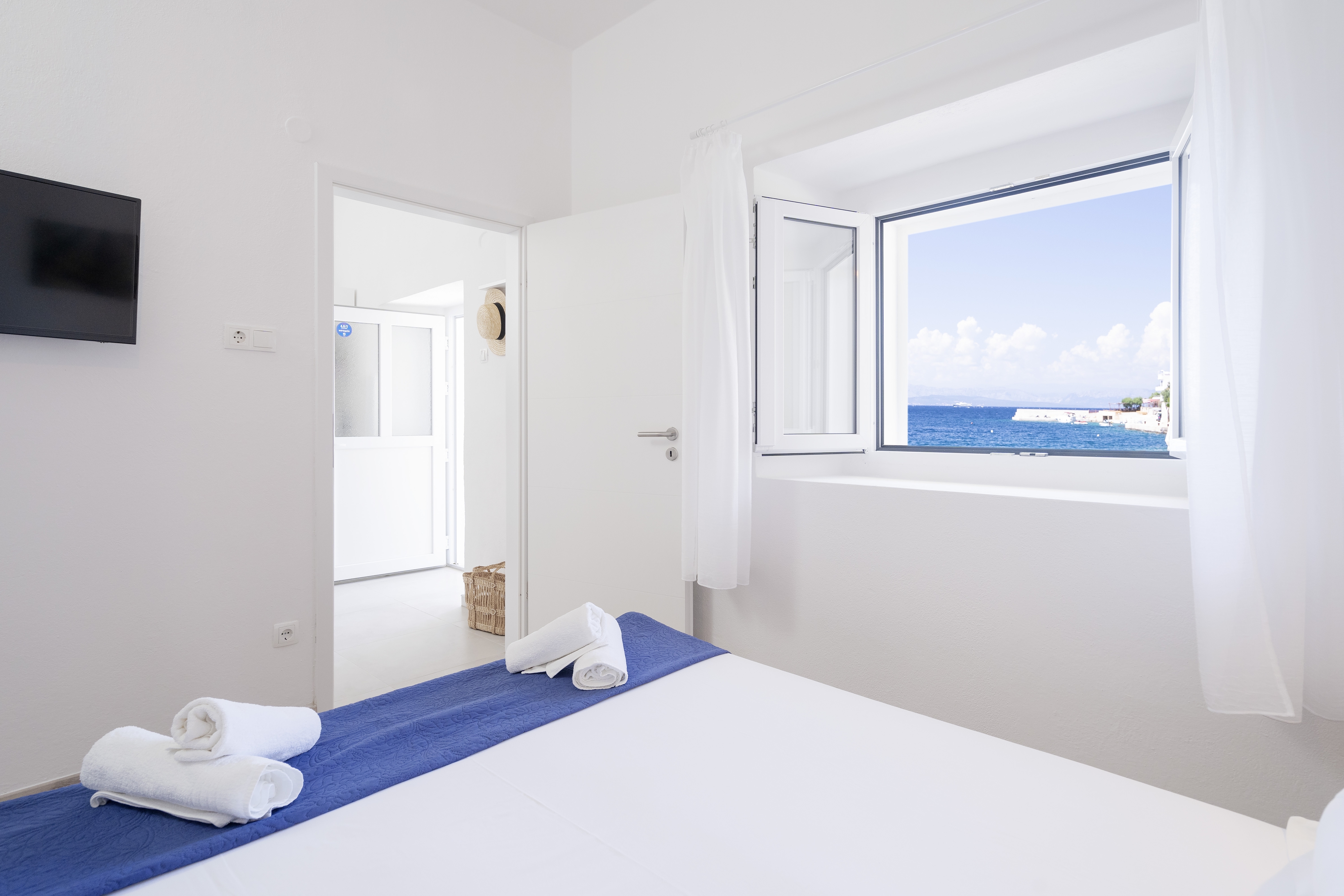 Two bedroom house near beach Cove Pokrivenik, Hvar  K