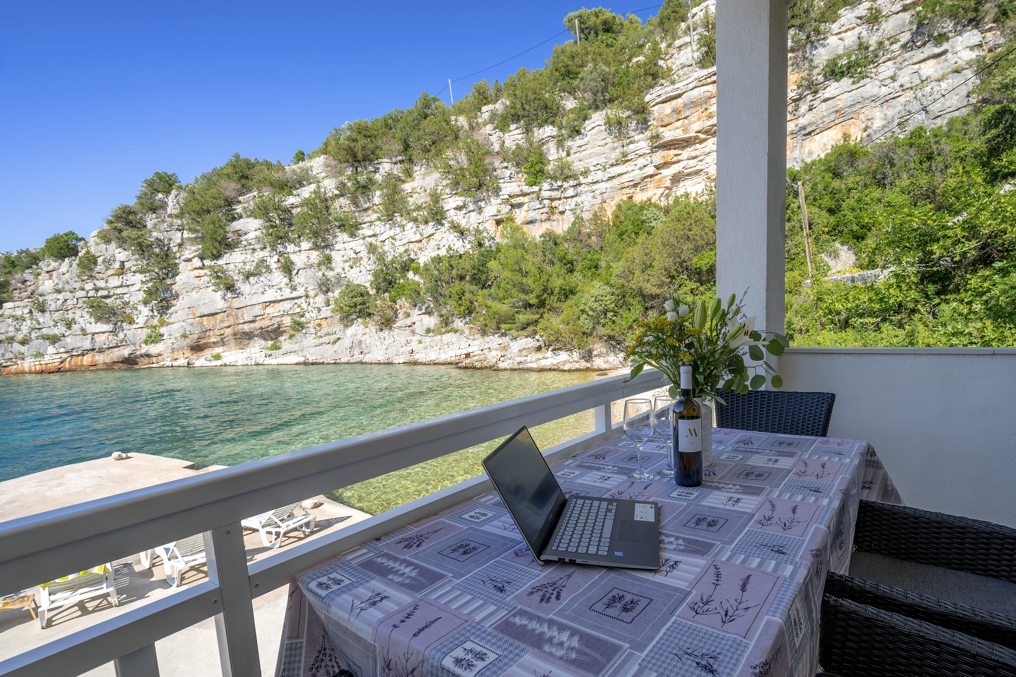 Two bedroom house near beach Cove Pokrivenik, Hvar  K