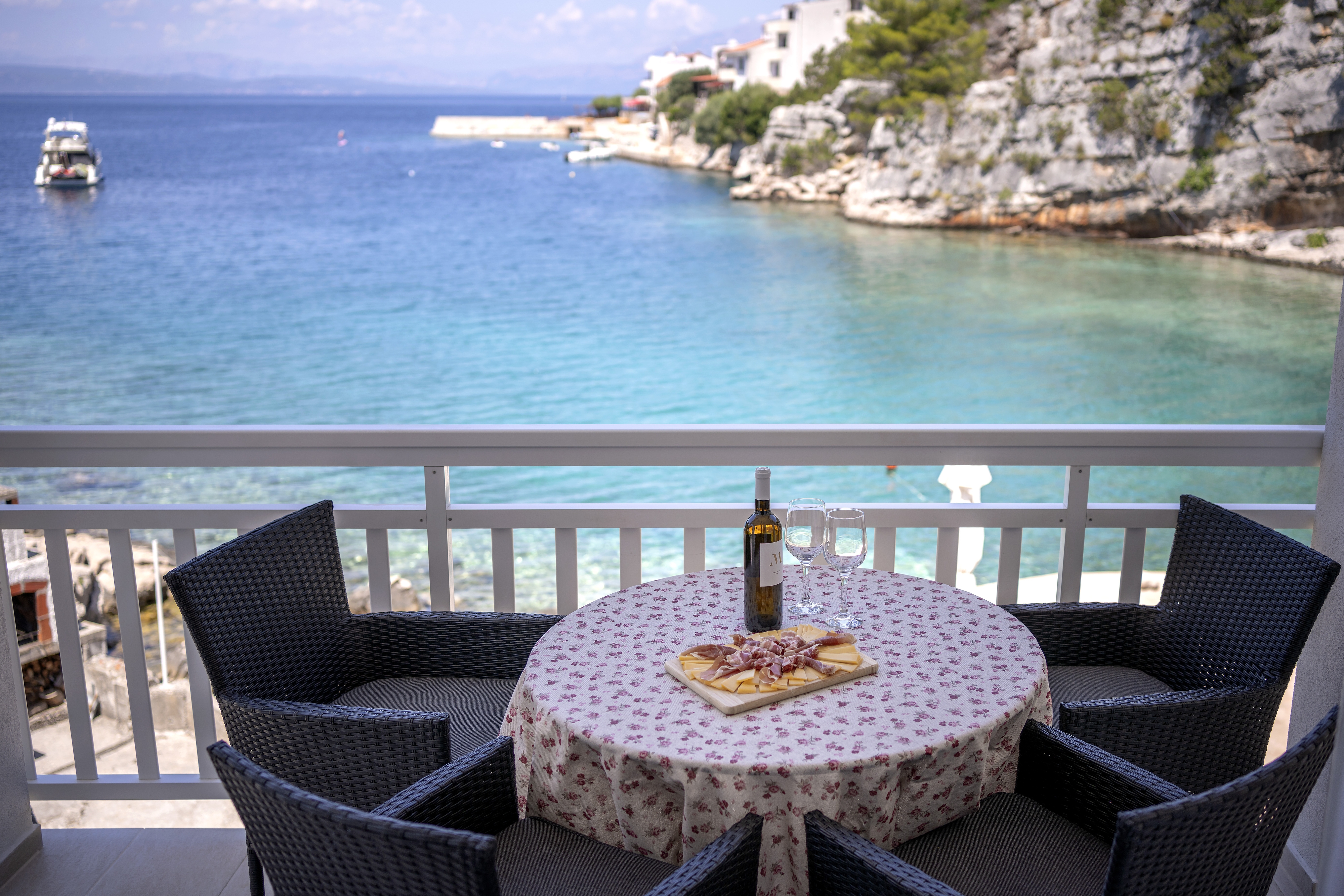 Two bedroom house near beach Cove Pokrivenik, Hvar  K
