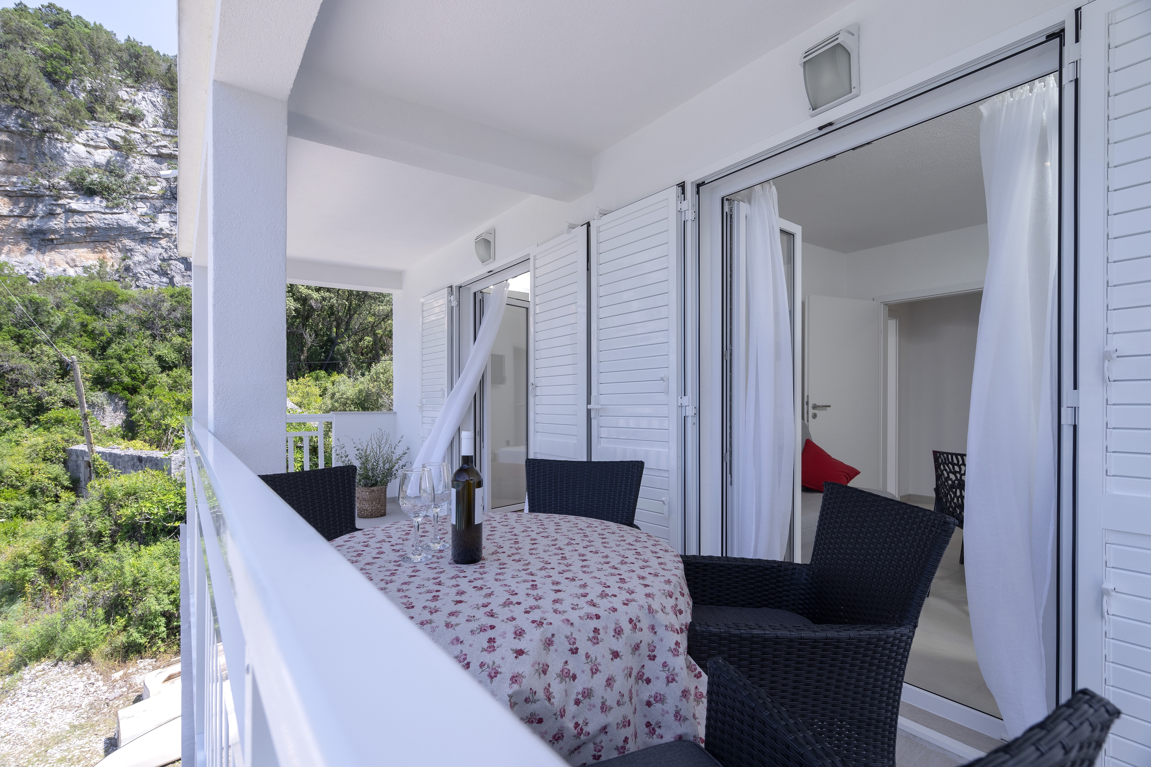 Two bedroom house near beach Cove Pokrivenik, Hvar  K