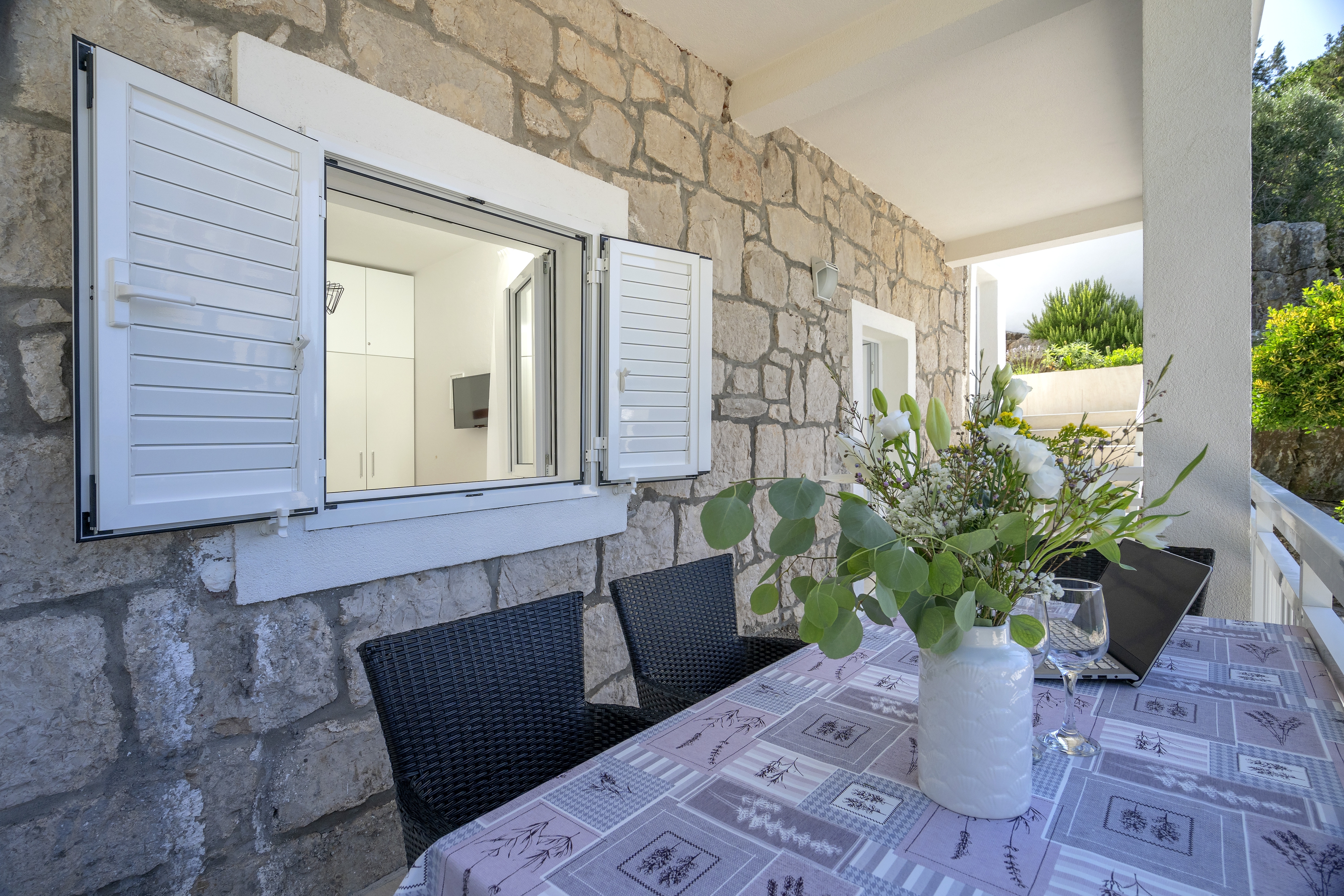 Two bedroom house near beach Cove Pokrivenik, Hvar  K