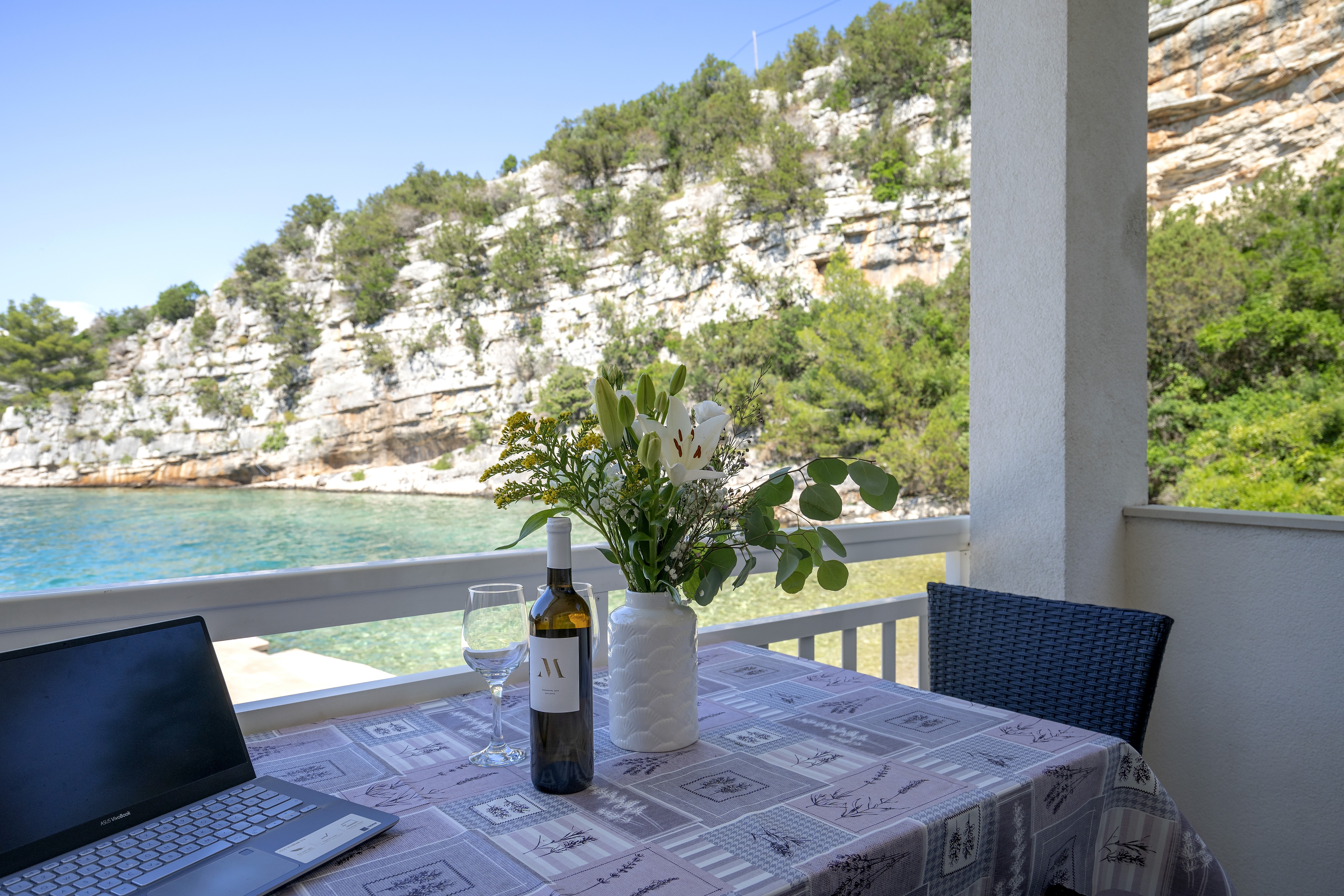 Two bedroom house near beach Cove Pokrivenik, Hvar  K