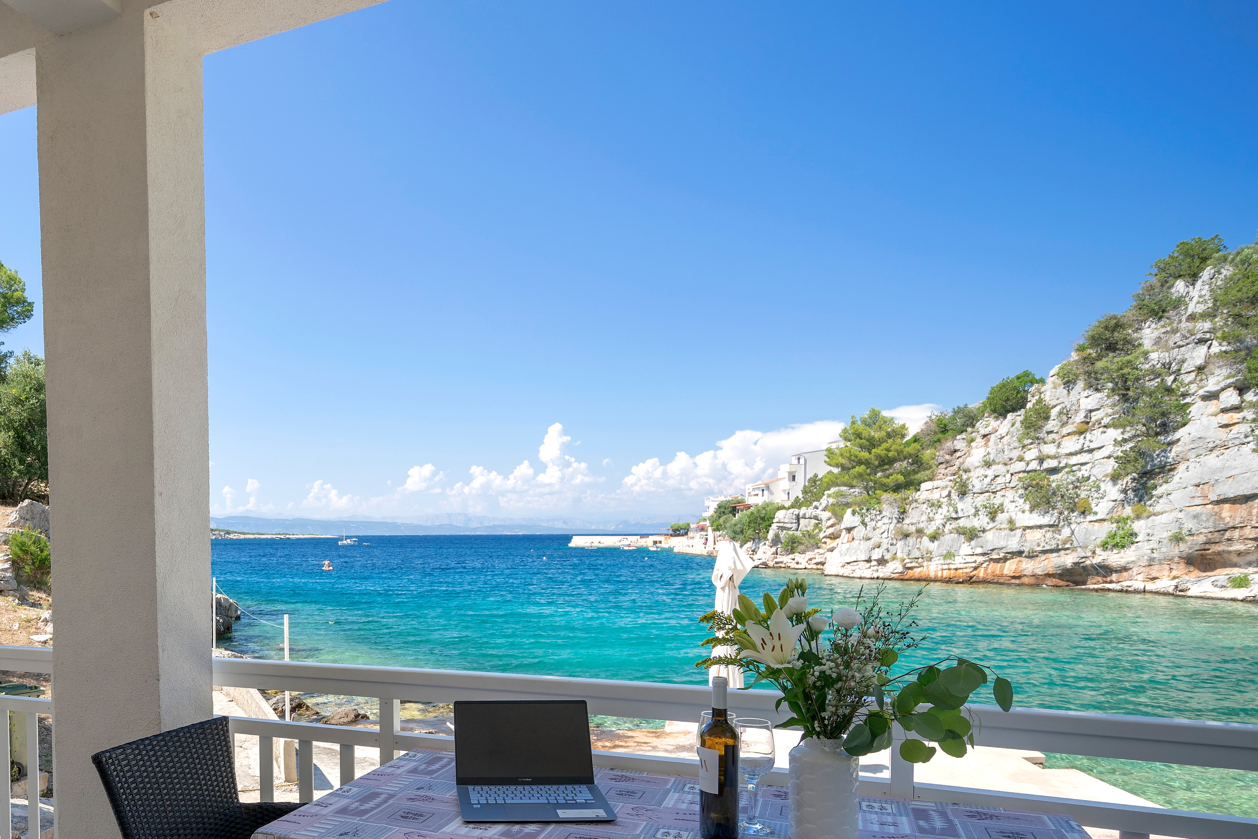 Two bedroom house near beach Cove Pokrivenik, Hvar  K