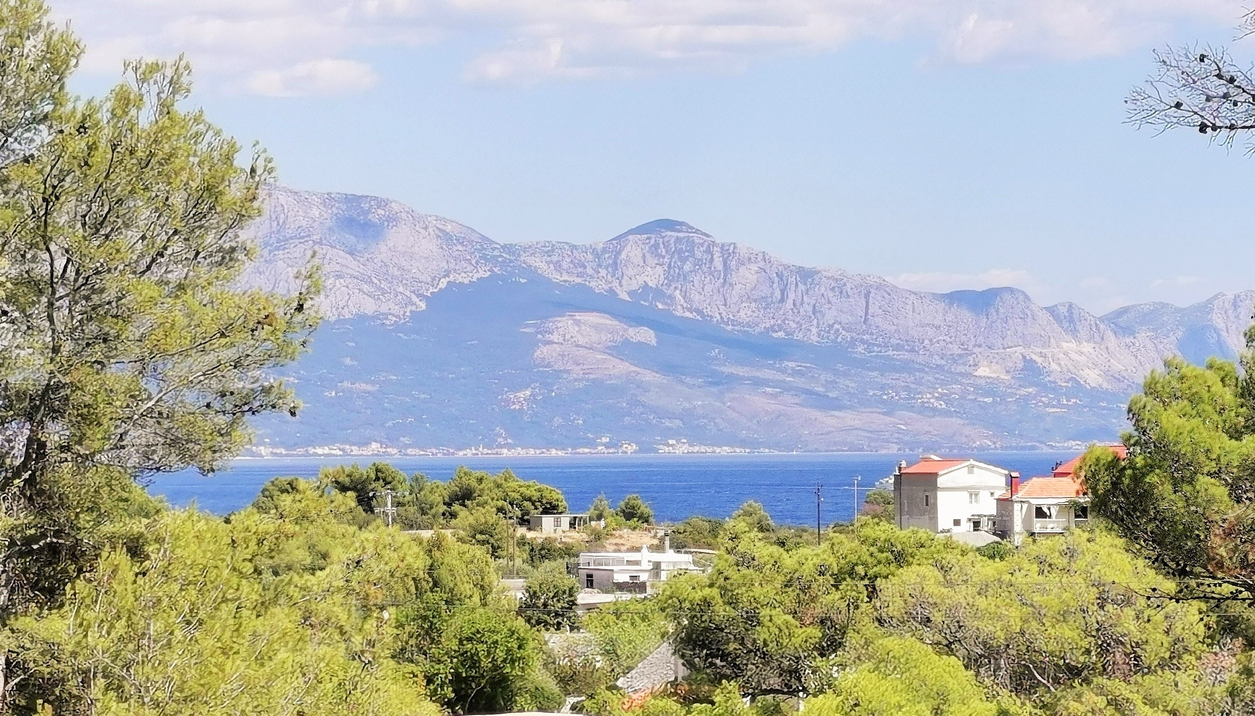 Two bedroom house with terrace and sea view Sumartin, Brač  K