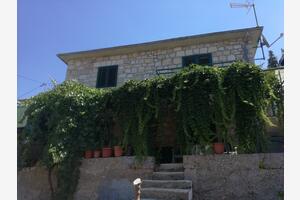 Apartments with a parking space Postira, Brac - 12051