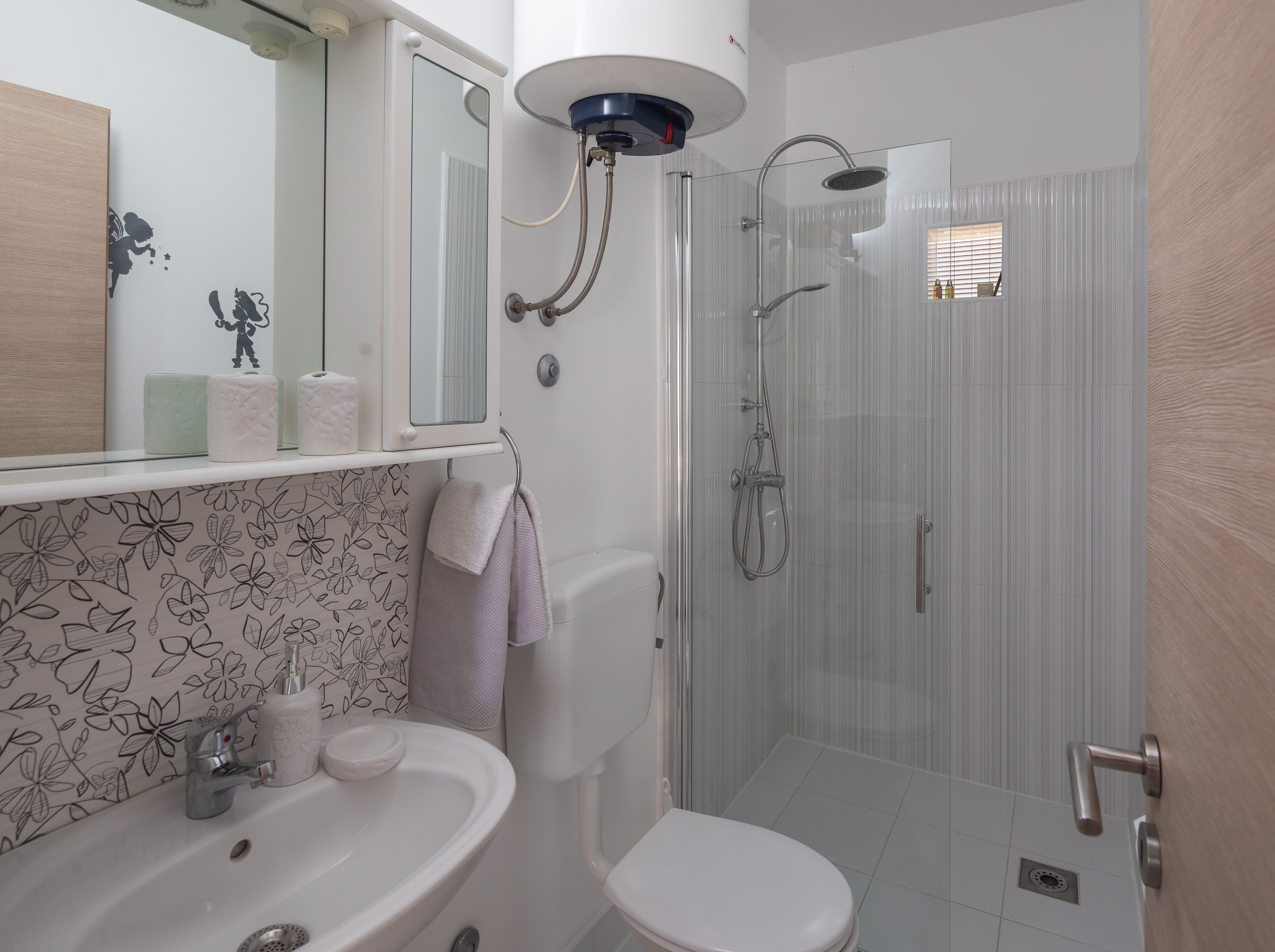One bedroom apartment with terrace and sea view Cove Osibova, Brač  A-a