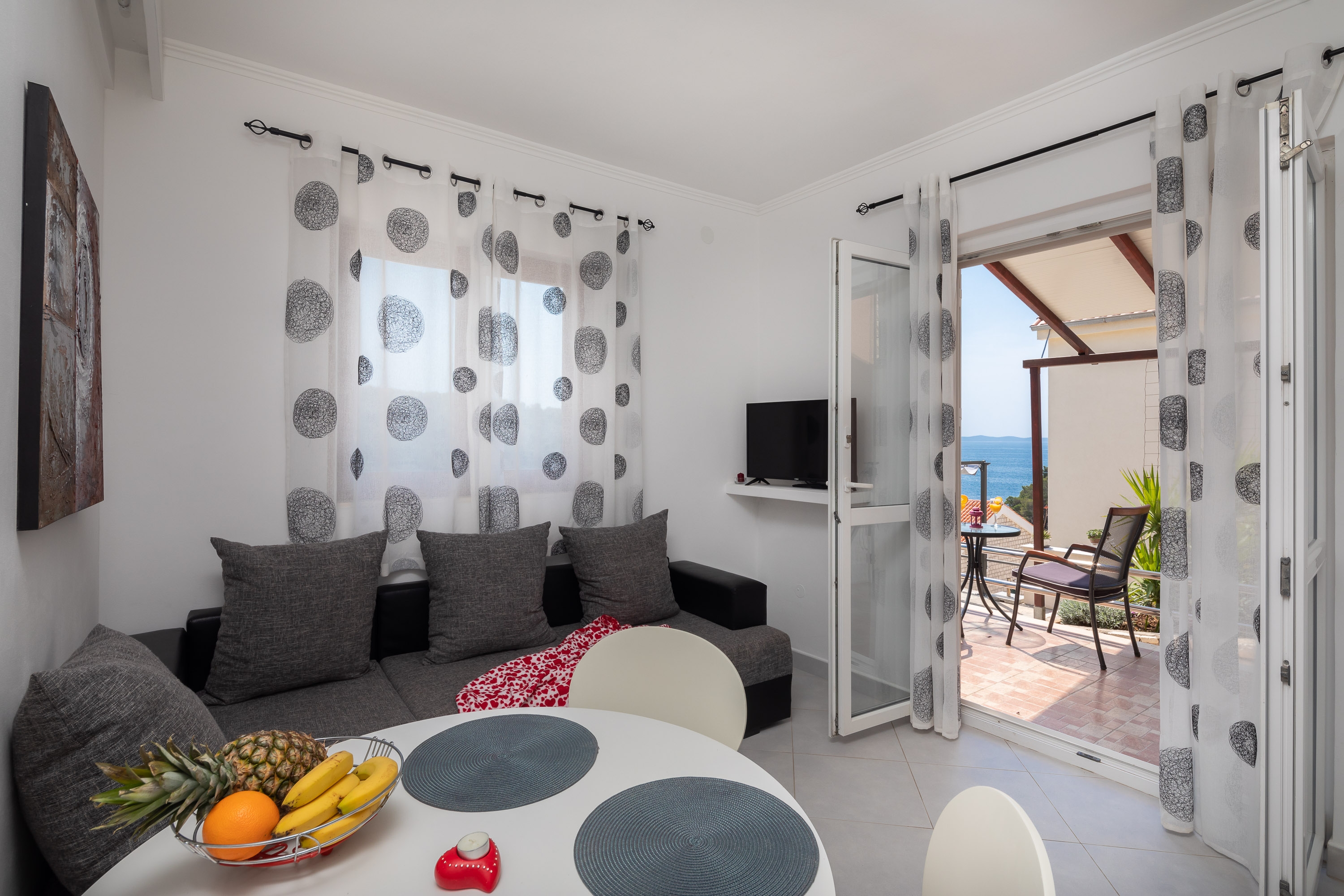 One bedroom apartment with terrace and sea view Cove Osibova, Brač (A-12062-a) One bedroom apartment with terrace and sea view Cove Osibova, Brač (A-12062-a)