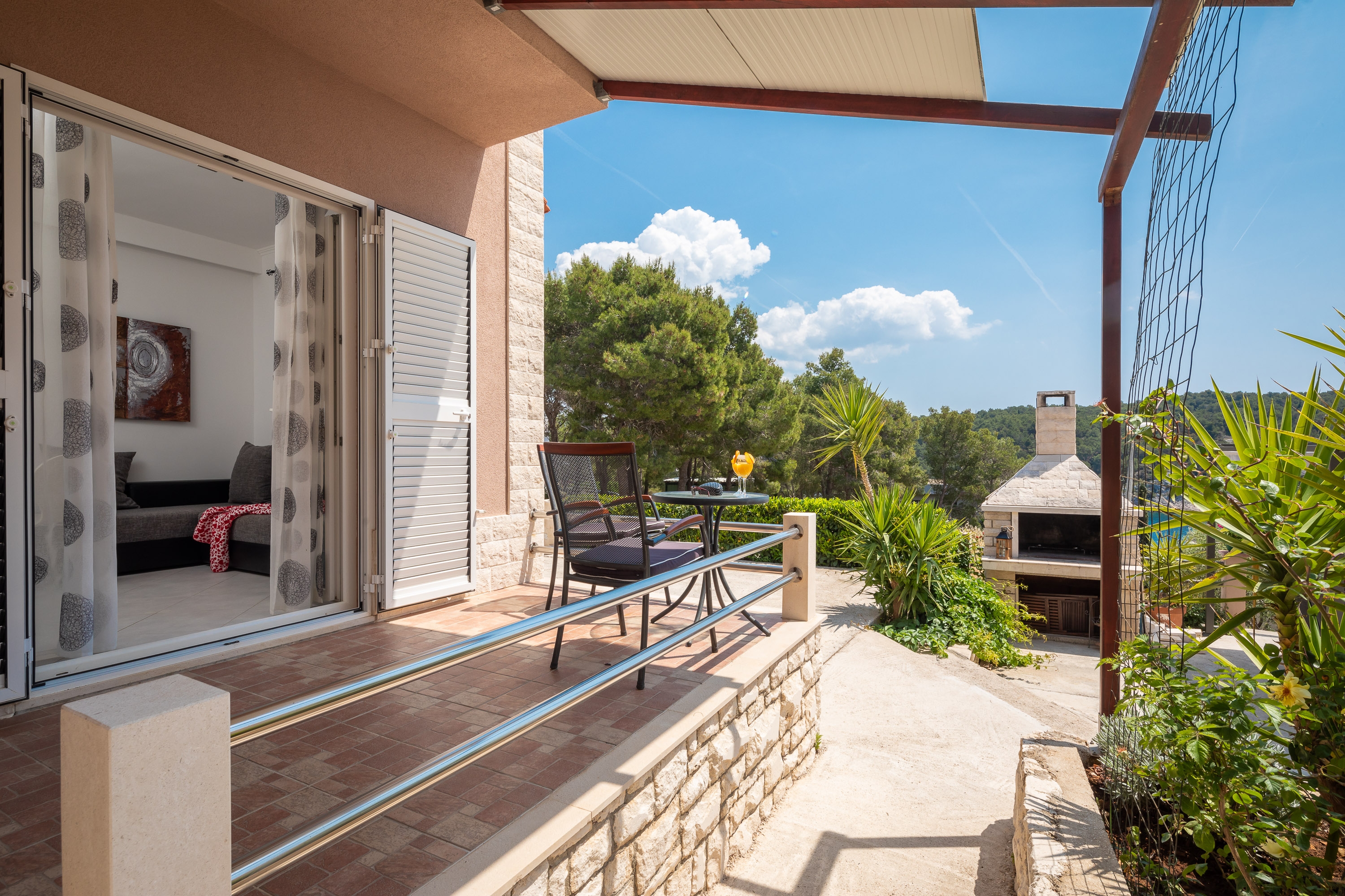 One bedroom apartment with terrace and sea view Cove Osibova, Brač  A-a