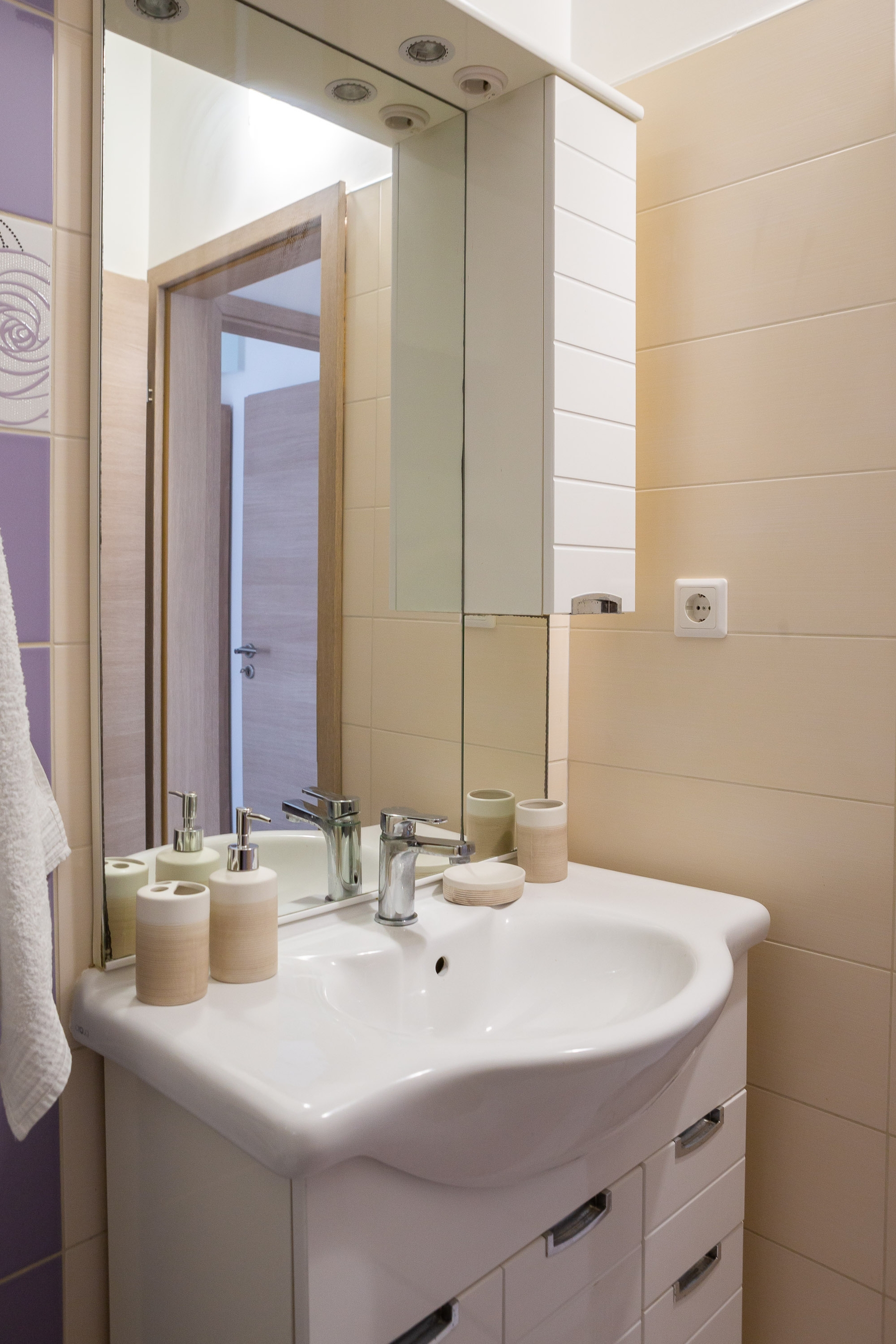 Two bedroom apartment with terrace and sea view Cove Osibova, Brač  A-b