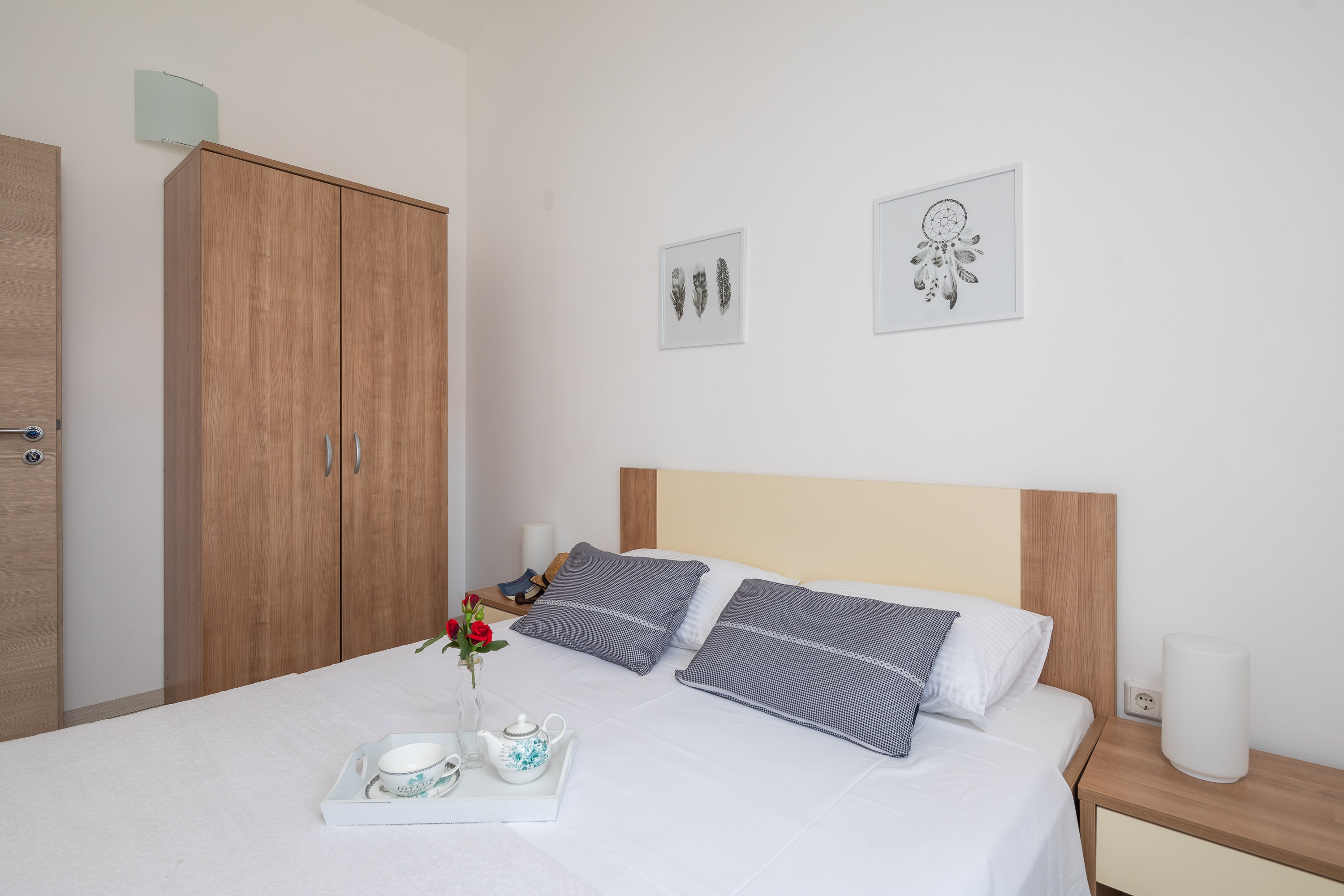 Two bedroom apartment with terrace and sea view Cove Osibova, Brač  A-b