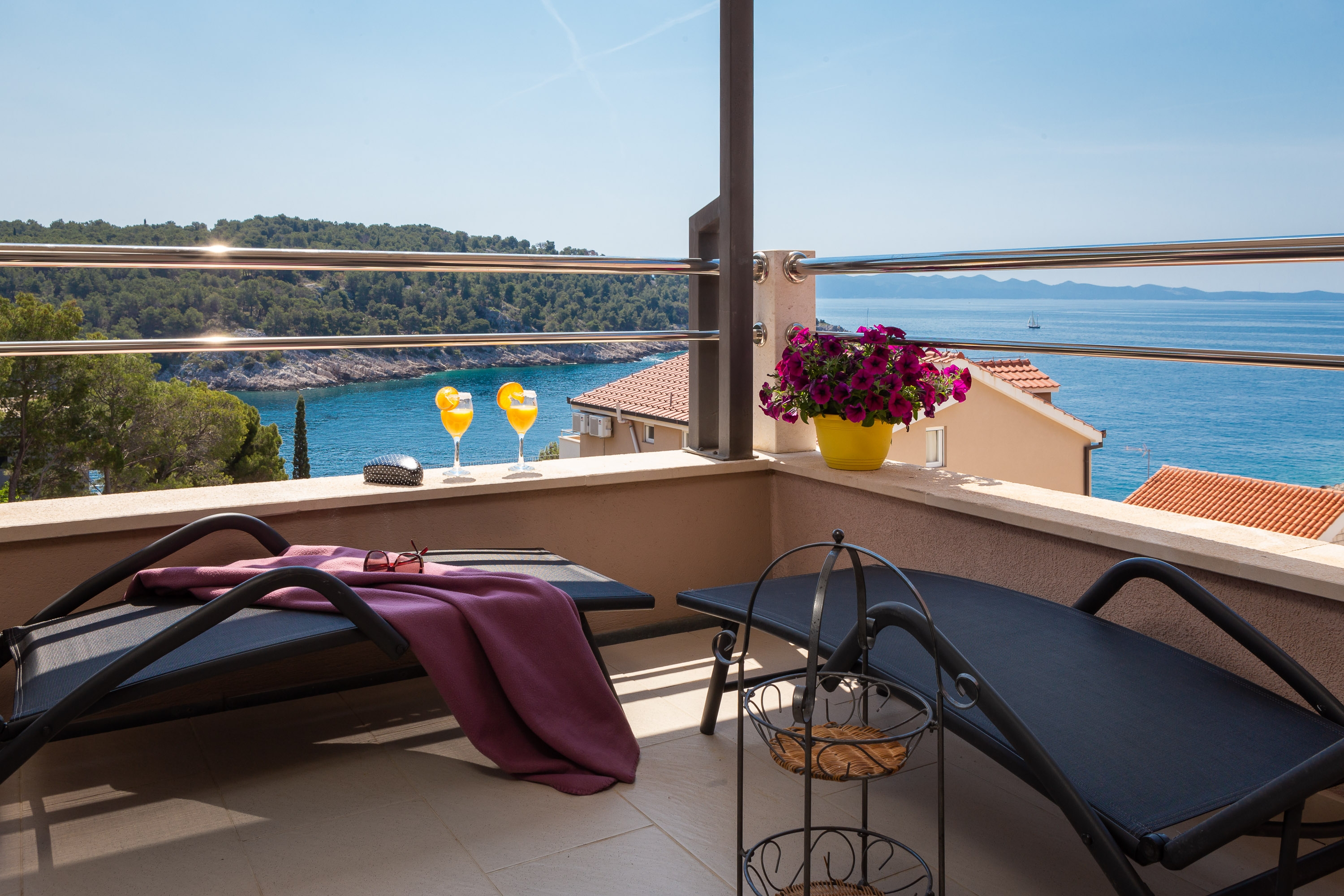 Two bedroom apartment with terrace and sea view Cove Osibova, Brač (A-12062-b)