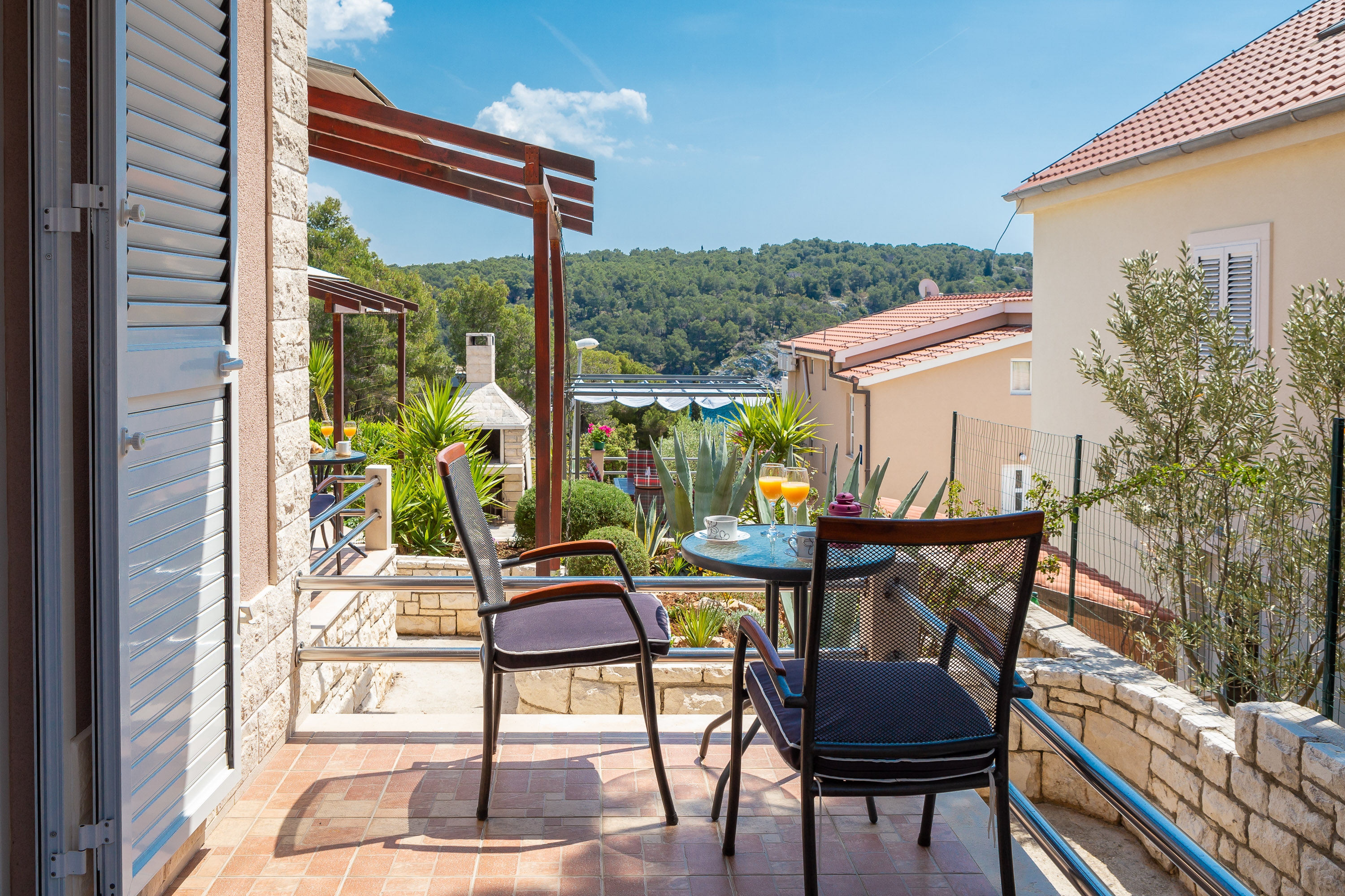 One bedroom apartment with terrace and sea view Cove Osibova, Brač  A-c