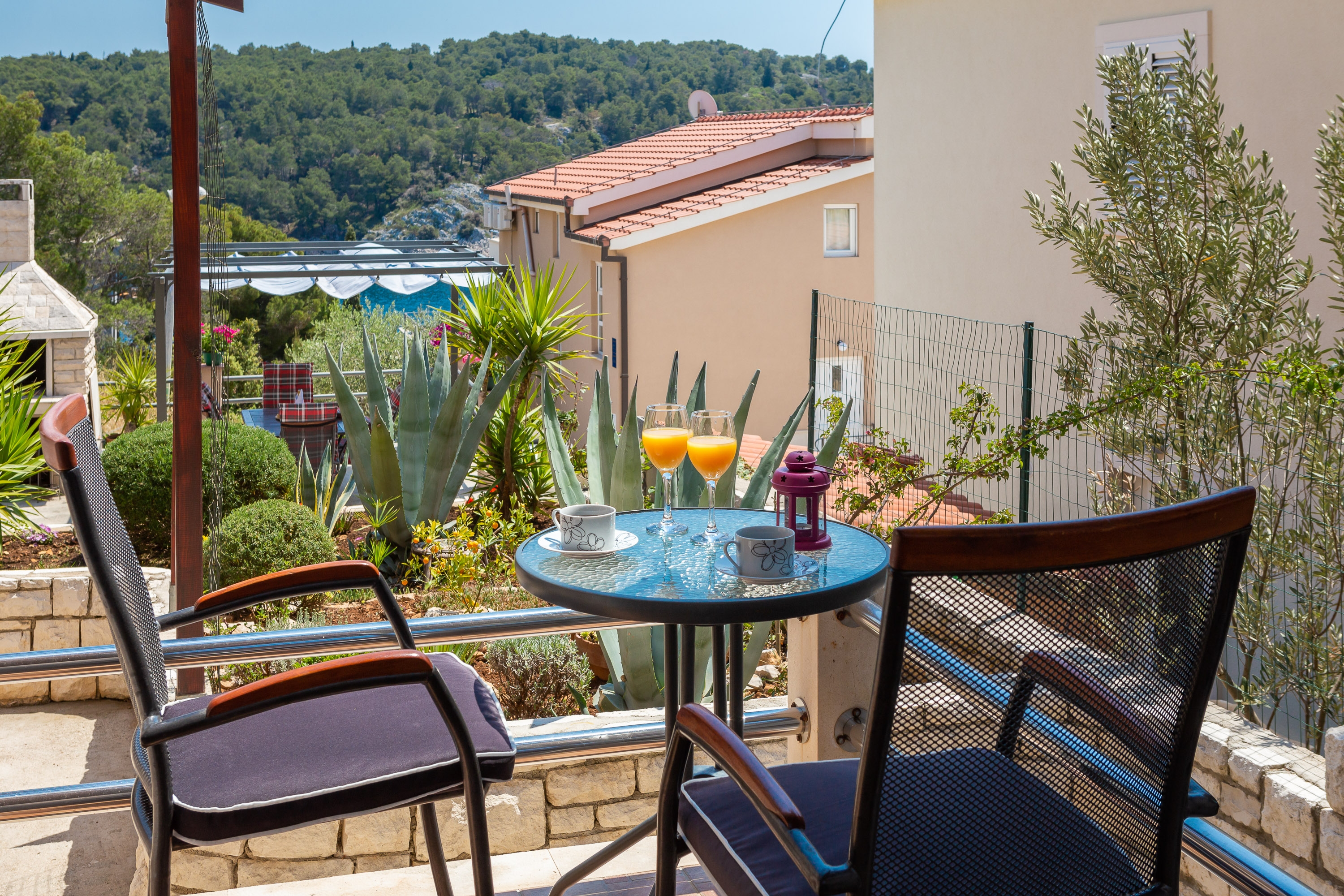 One bedroom apartment with terrace and sea view Cove Osibova, Brač  A-c