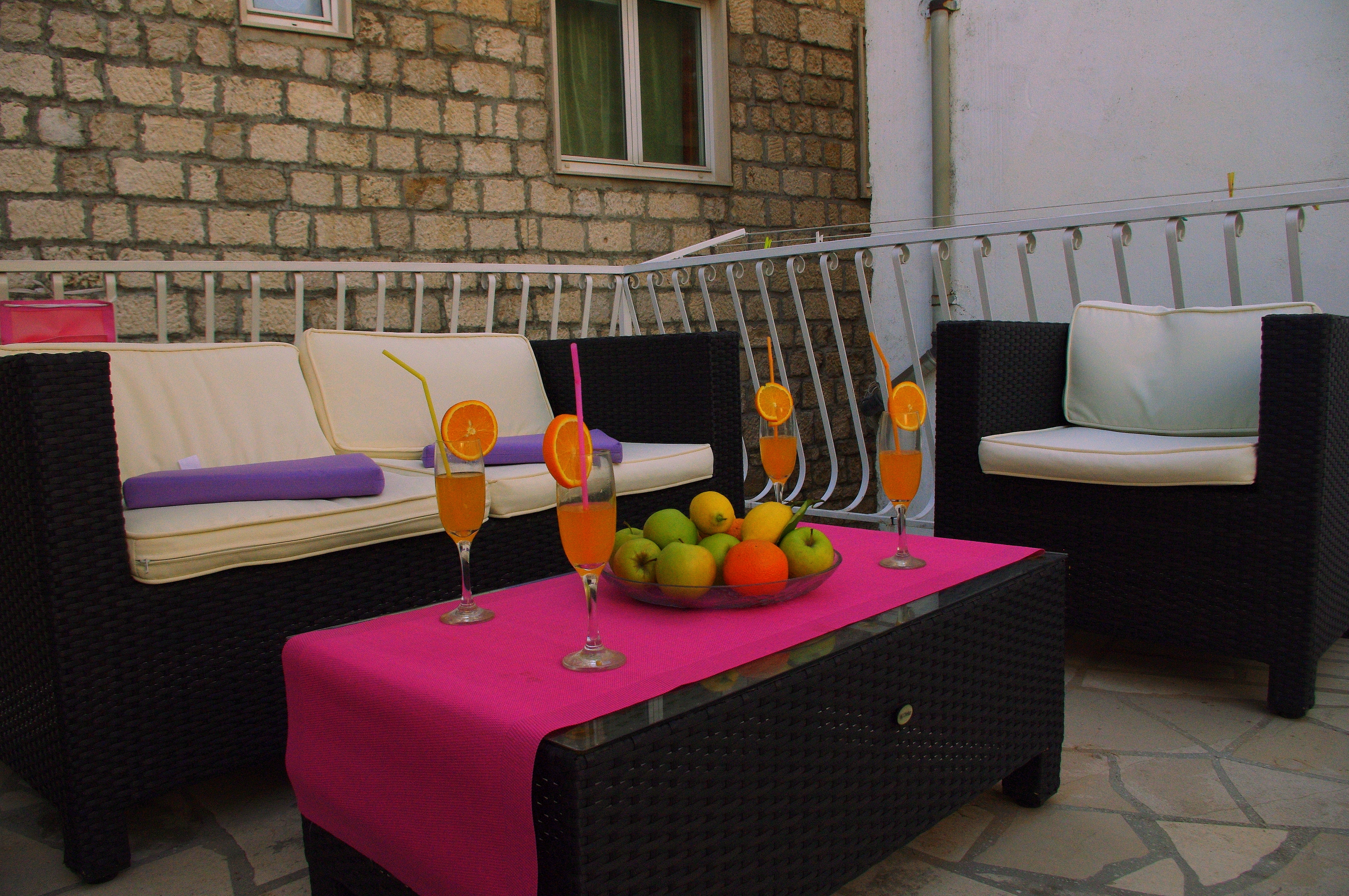 One bedroom apartment with terrace Makarska (A-12063-b)