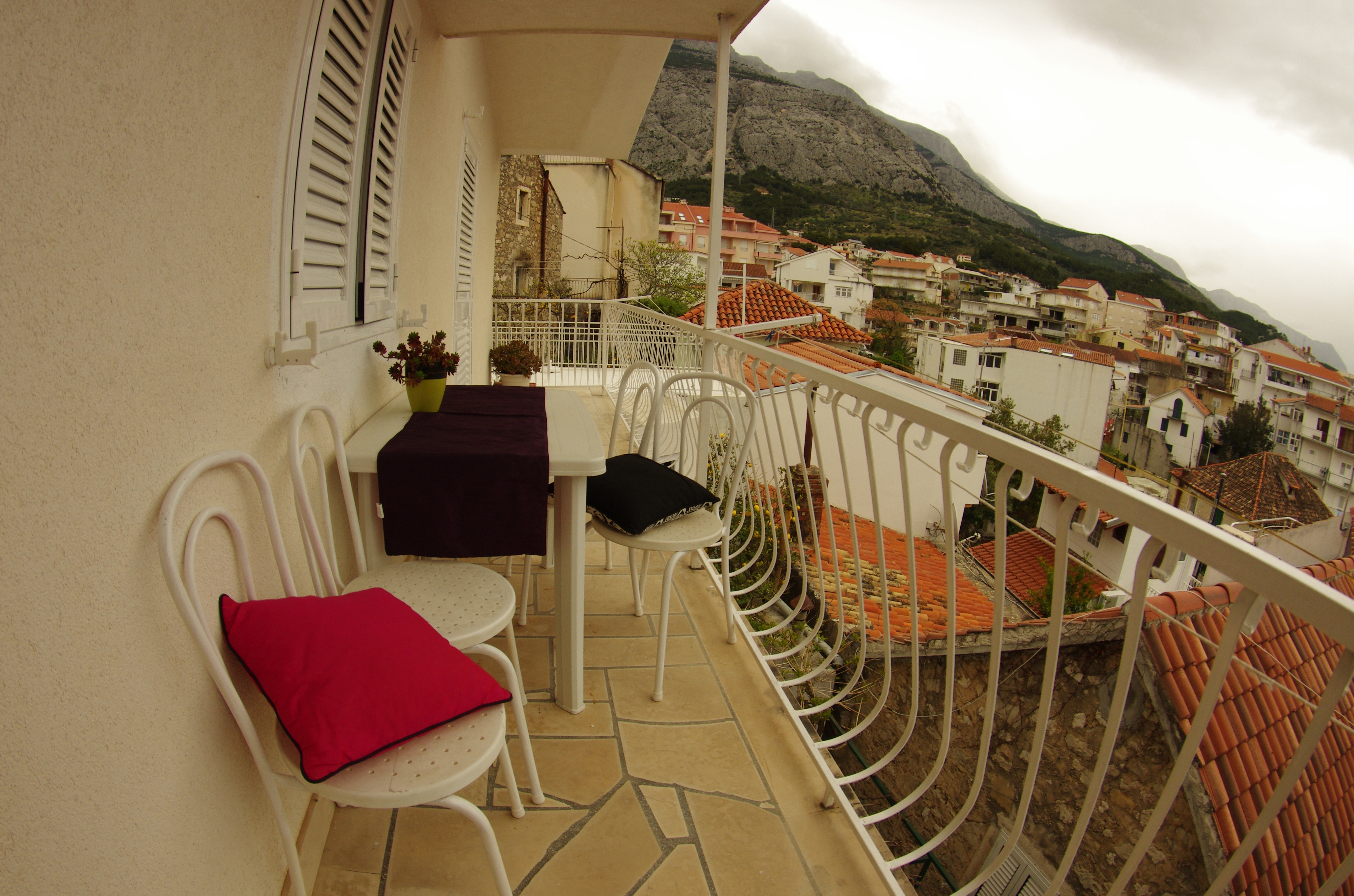 Two bedroom apartment with balcony Makarska  A-c