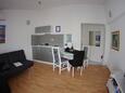 Makarska, Dining room in the apartment, (pet friendly) and WiFi.