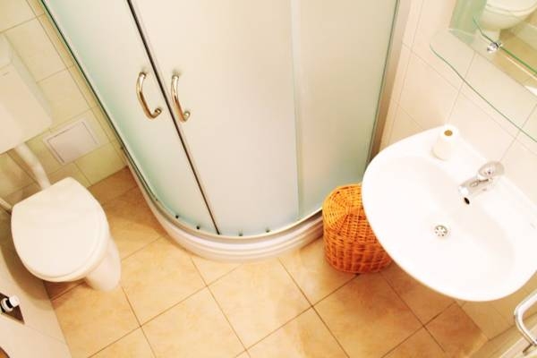Two bedroom house near beach Vinišće, Trogir  K
