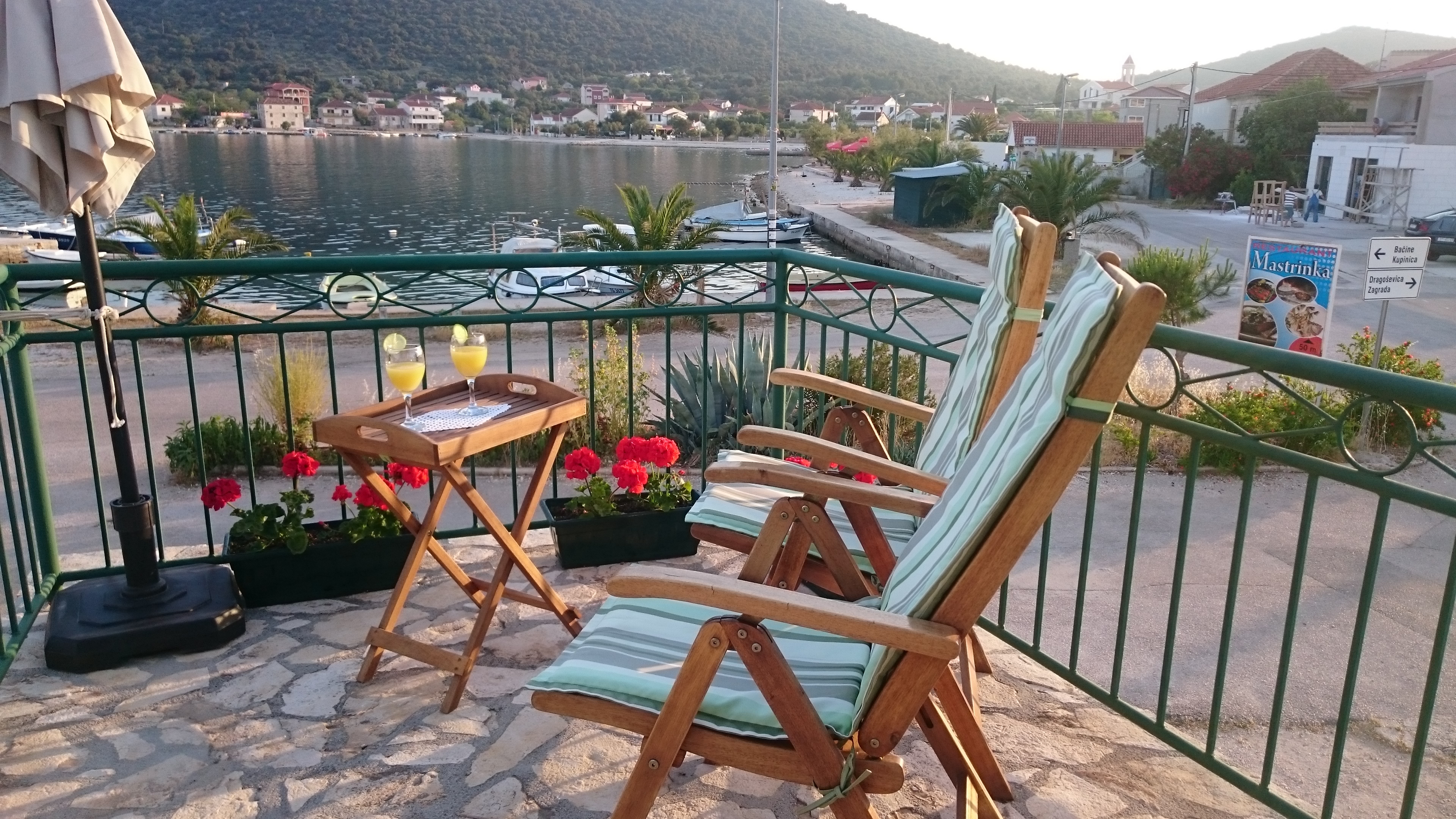 Haus im Ort Vini??e (Trogir), Kapazität4+1 Ferienhaus in Kroatien