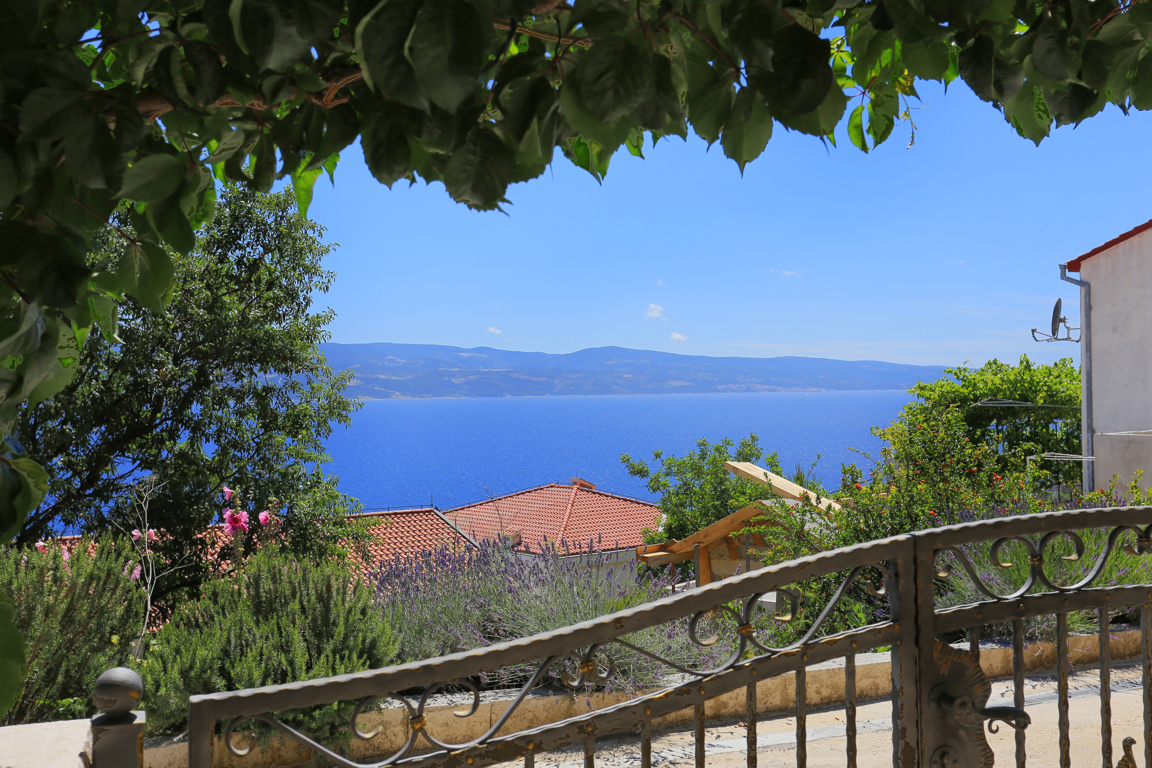 Two bedroom apartment with terrace and sea view Zavode, Omiš  A-a