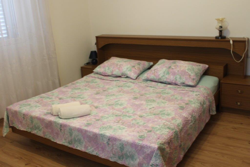 Three bedroom house with terrace Preko, Ugljan  K