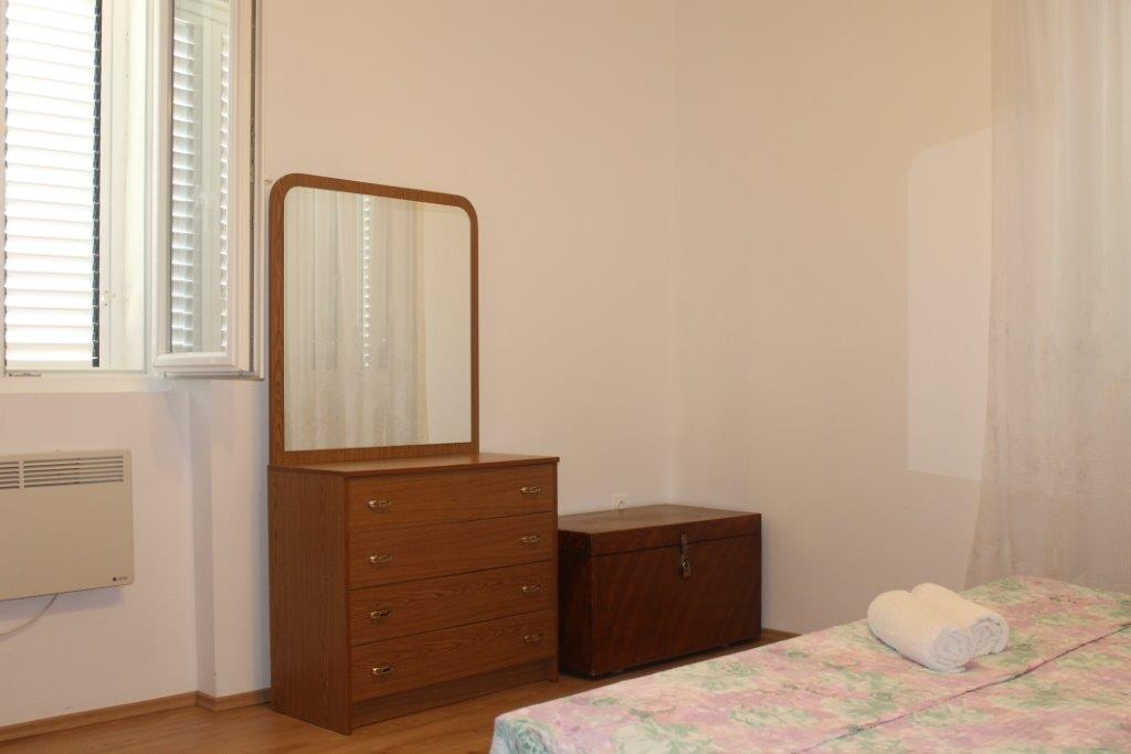 Three bedroom house with terrace Preko, Ugljan  K