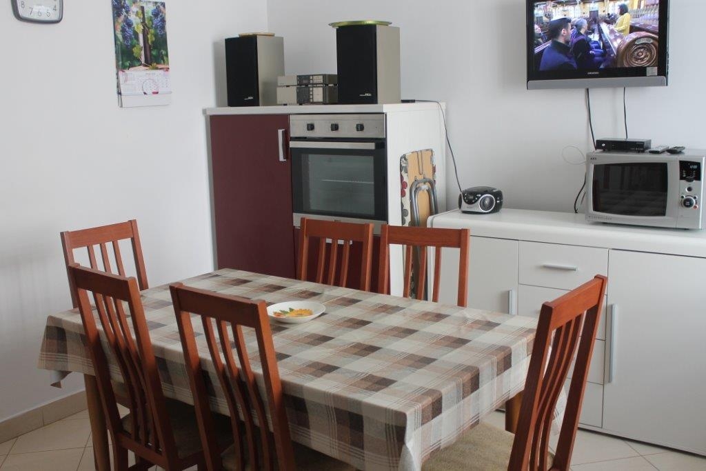 Three bedroom house with terrace Preko, Ugljan (K-12078)