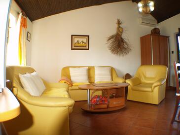 Kukljica, Sala de estar in the house, air condition available, (pet friendly) y WiFi.