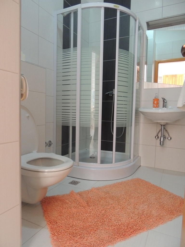 One bedroom apartment with balcony and sea view Kaštel Stari, Kaštela  A-a