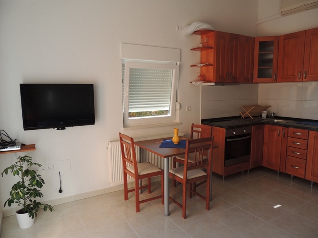 One bedroom apartment with balcony and sea view Kaštel Stari, Kaštela  A-a