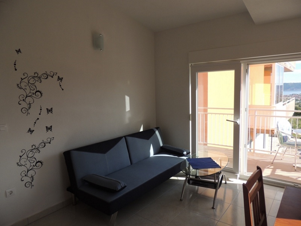 One bedroom apartment with balcony and sea view Kaštel Stari, Kaštela  A-a