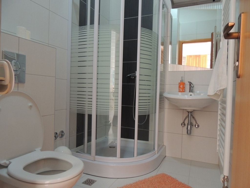 Two bedroom apartment with terrace and sea view Kaštel Stari, Kaštela  A-b