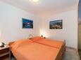 Ložnice 2 Rabac, Ložnice 2 v ubytování typu apartment, domácí mazlíčci povoleni a WiFi.